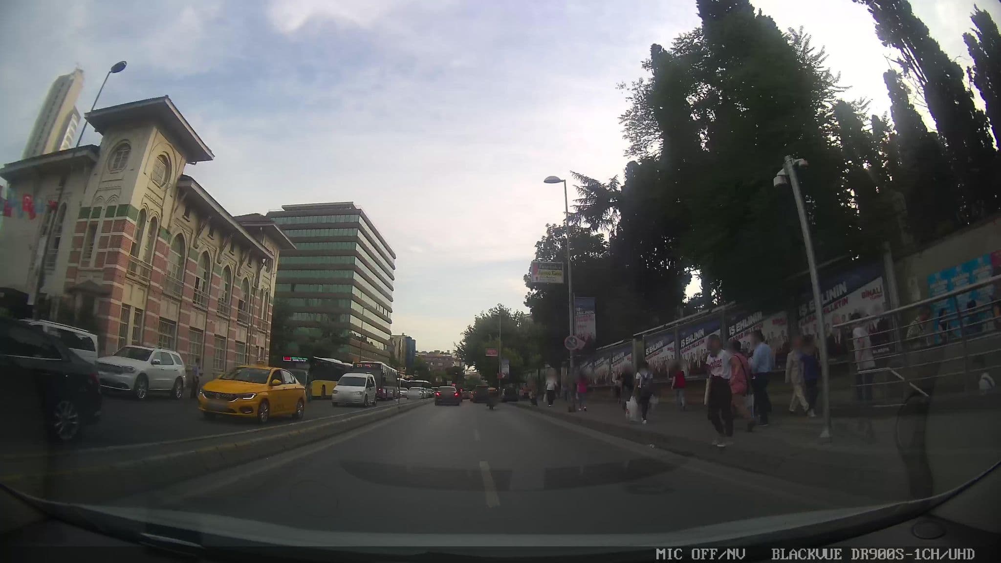 Street view near Molton Şişli Hotel, Şişli — © ahmetegri (CC BY-SA · Mapillary)