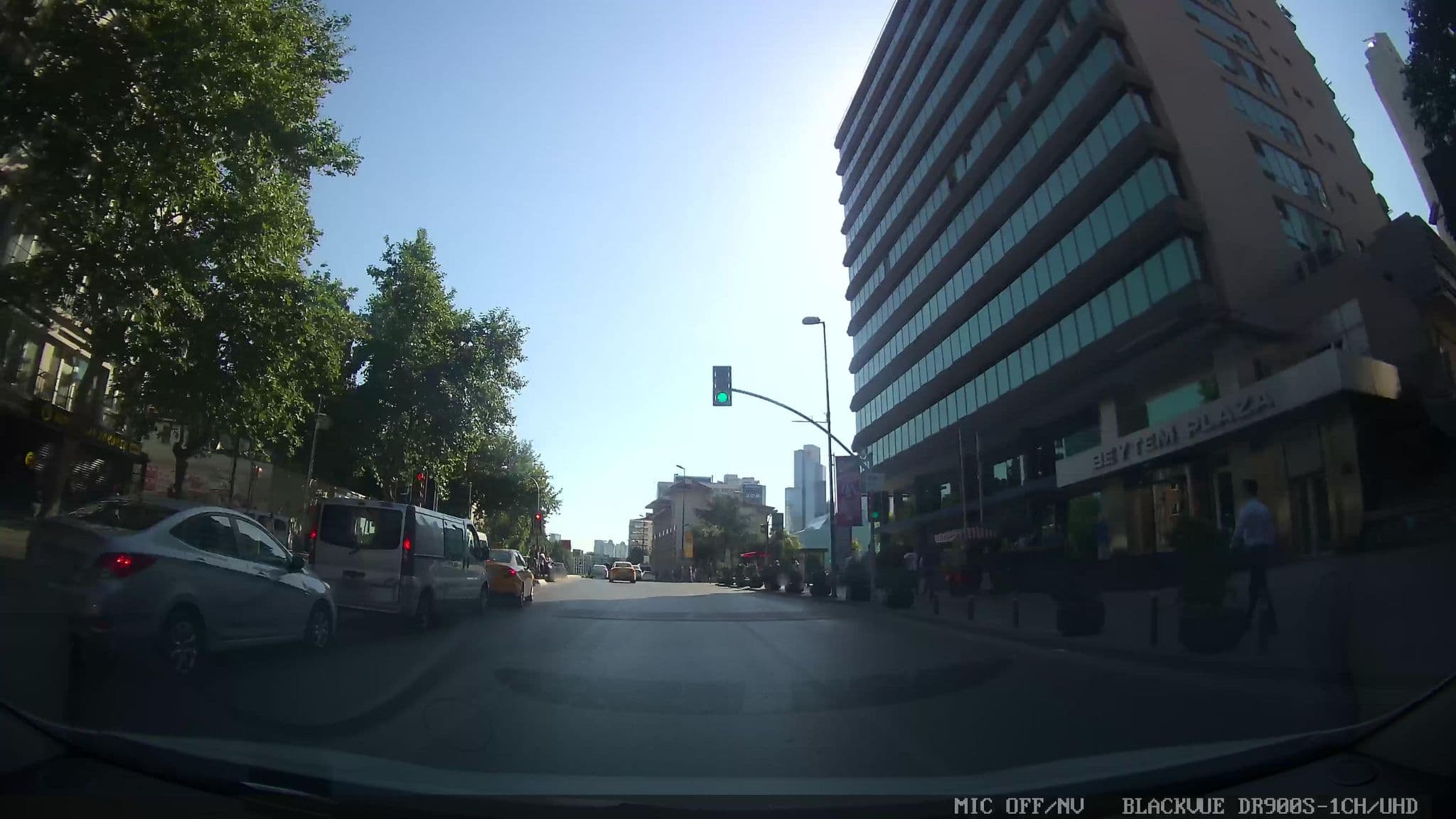 Street view near Avantgarde Collection Şişli, Şişli — © ahmetegri (CC BY-SA · Mapillary)