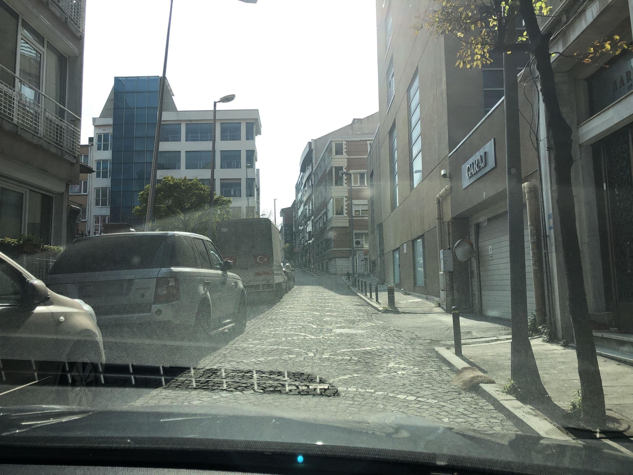 Street view near Leydistanbul, Şişli — © ilaydaposat (CC BY-SA · Mapillary)