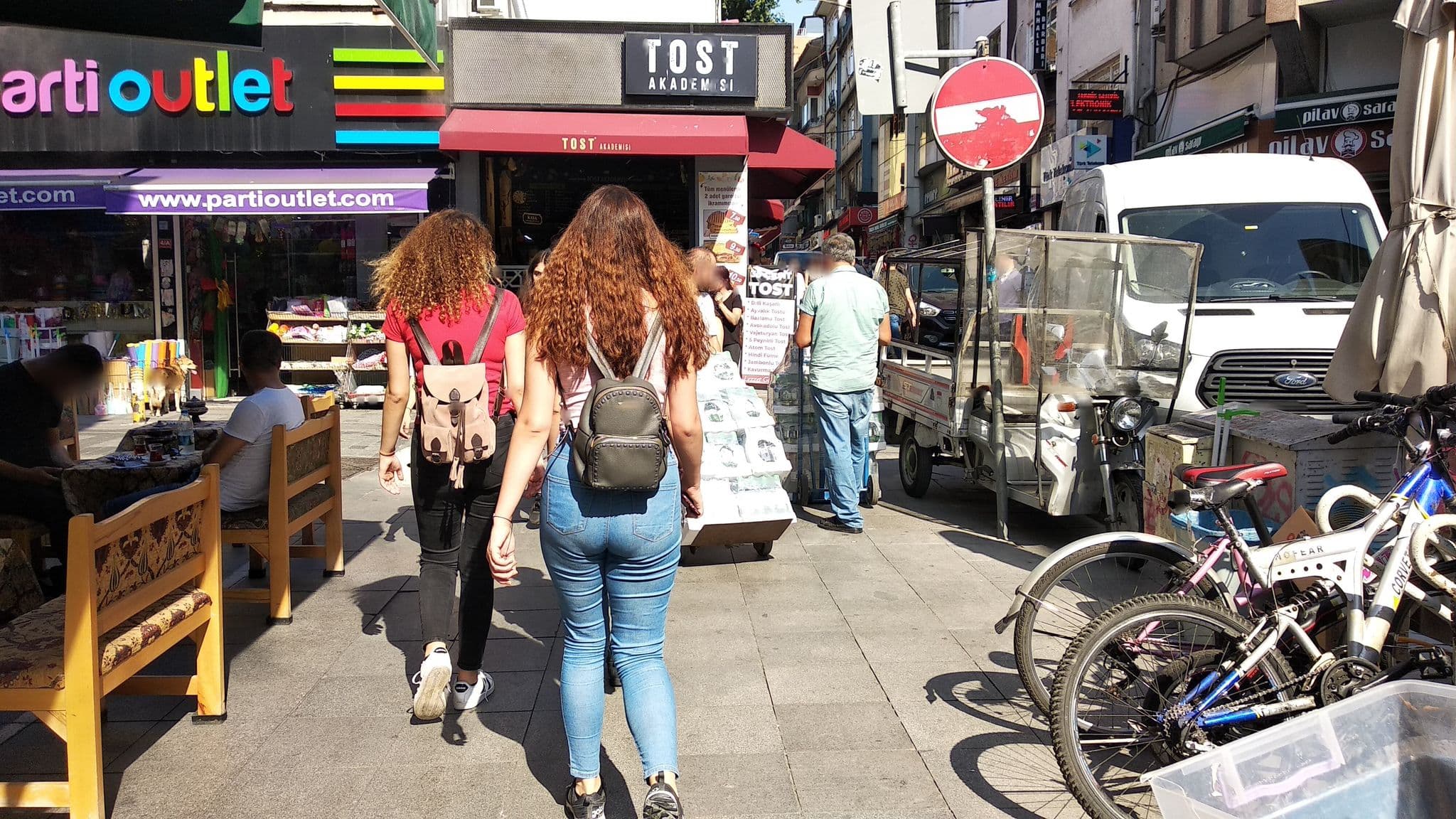 Street view near Yelken Tuğra Suit, Salacak — © boracasli (CC BY-SA · Mapillary)
