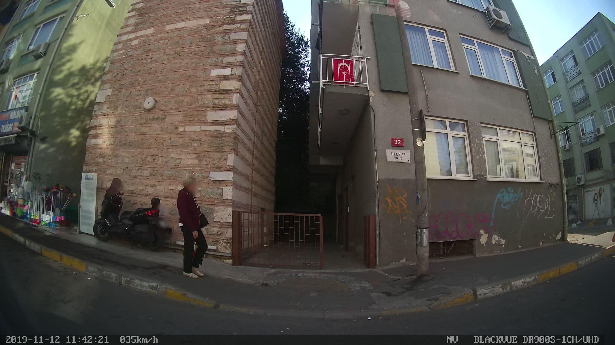 Street view near Hotel Sans Souci Wien, Altunizade — © yercizenler (CC BY-SA · Mapillary)