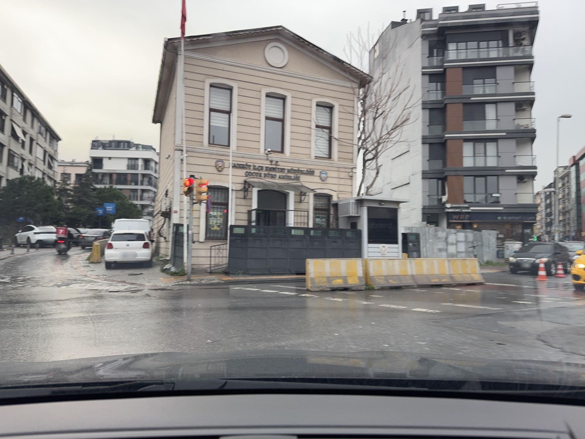 Street view near Royal Residence, Salacak — © omera60 (CC BY-SA · Mapillary)