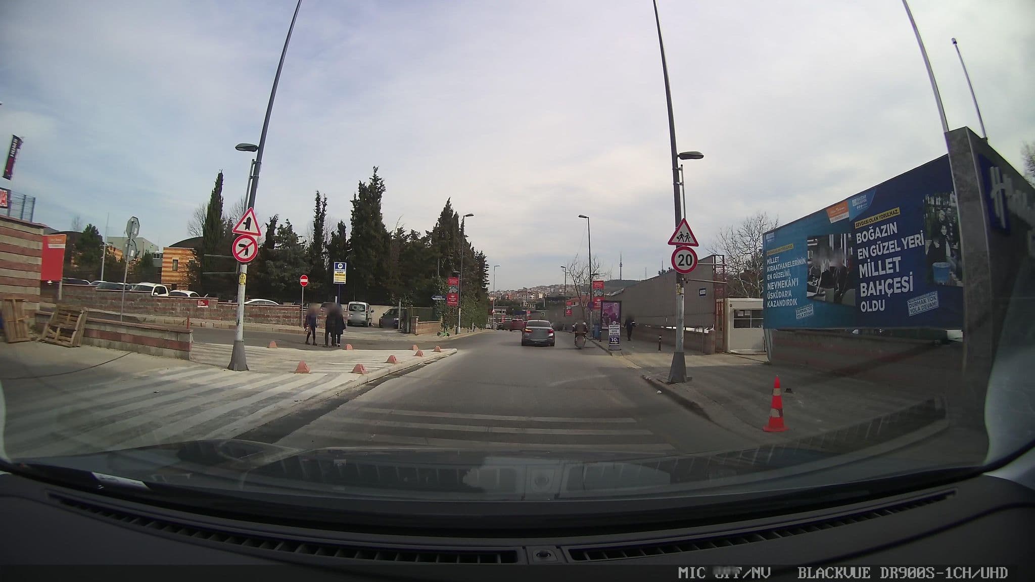 Street view near Divan Otel Altunizade, Altunizade — © ademturkmen (CC BY-SA · Mapillary)
