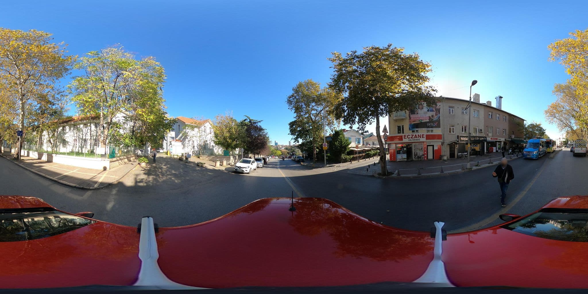 Street view near Üsküdar Öğretmenevi, Altunizade — © ademturkmen (CC BY-SA · Mapillary)