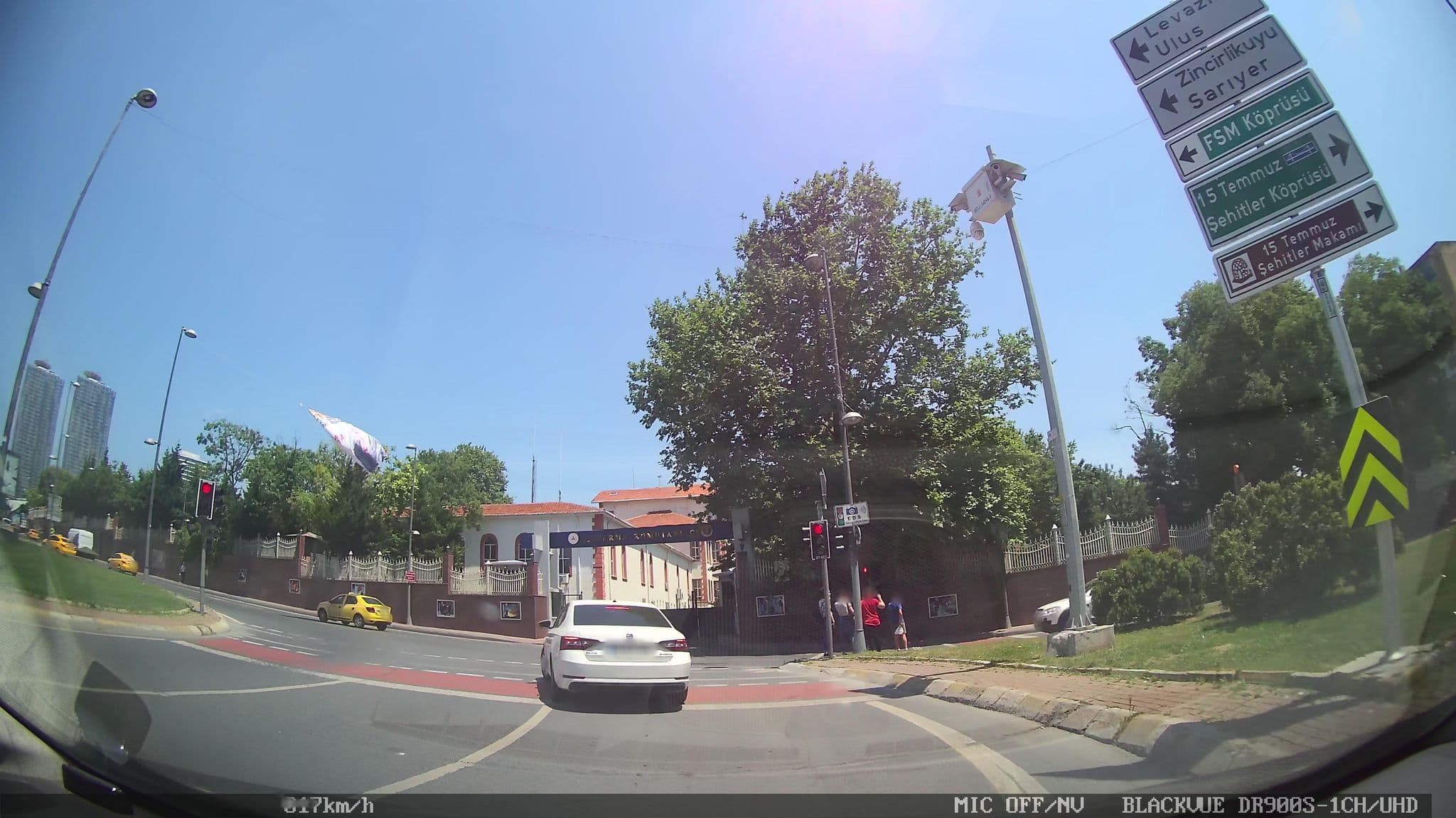 Street view near P h Plaza hotel, Yıldız — © asturksever (CC BY-SA · Mapillary)