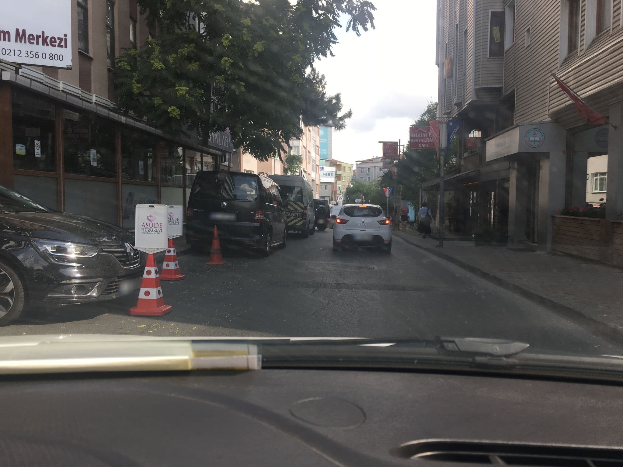Street view near Hatice Döngel Otel Şantiyesi, Şişli — © myusufuyan (CC BY-SA · Mapillary)