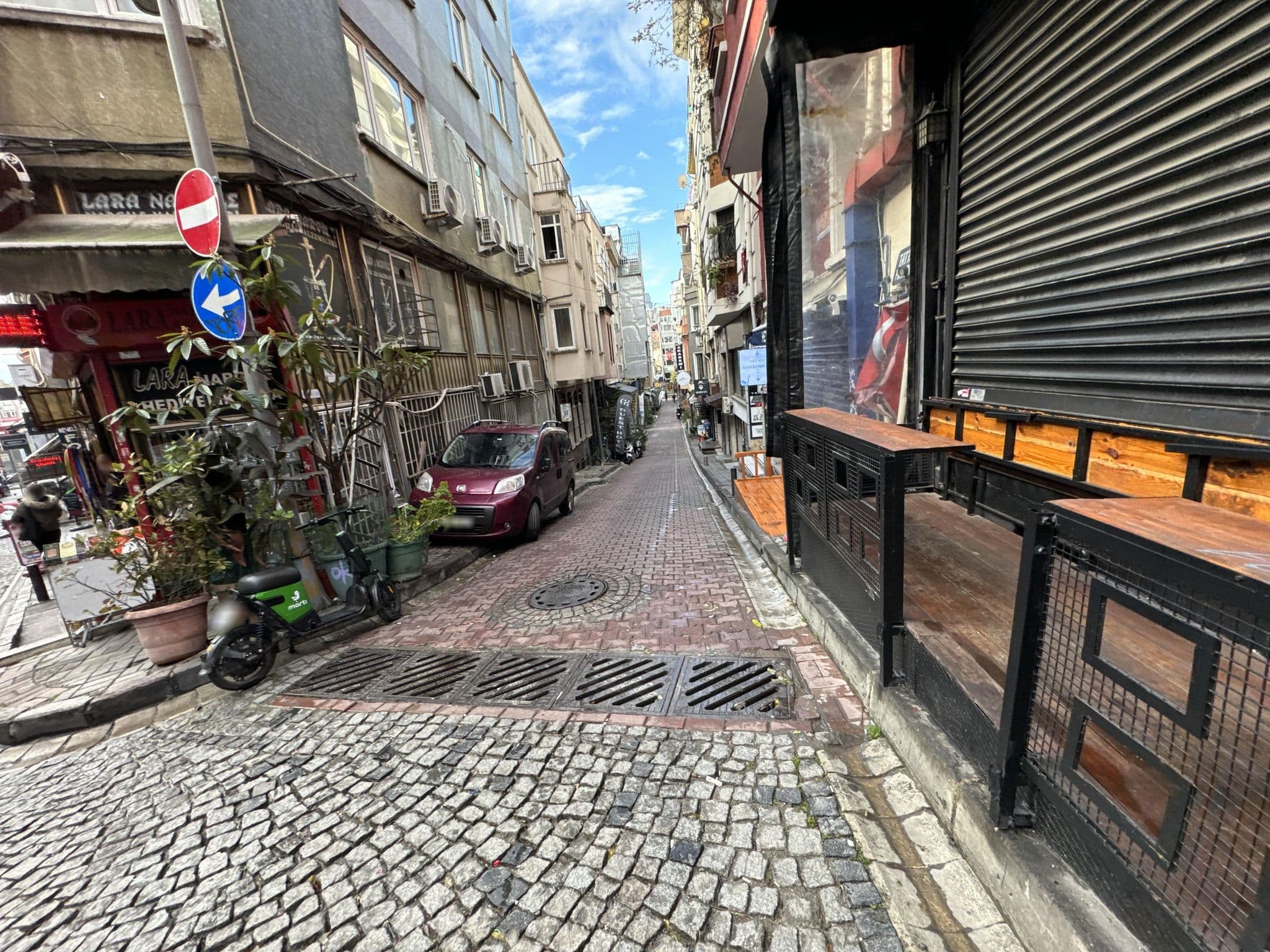 Street view near Adroniki, Yıldız — © filipb (CC BY-SA · Mapillary)