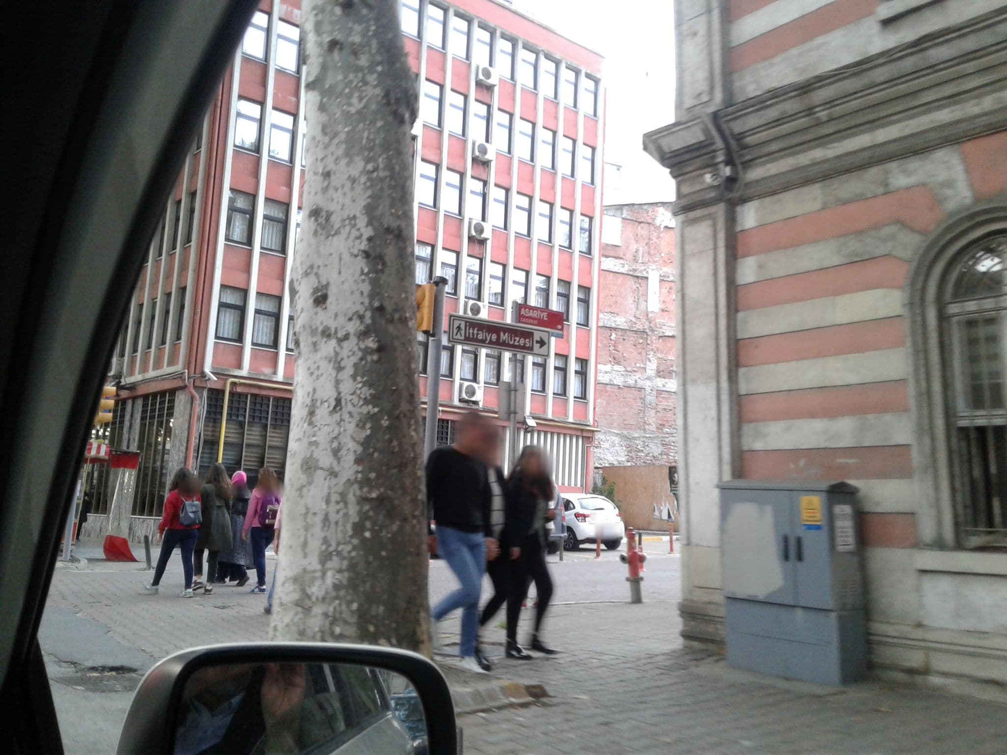 Street view near Mandarin Oriental Bosphorus, Istanbul, Yıldız — © apmwa (CC BY-SA · Mapillary)