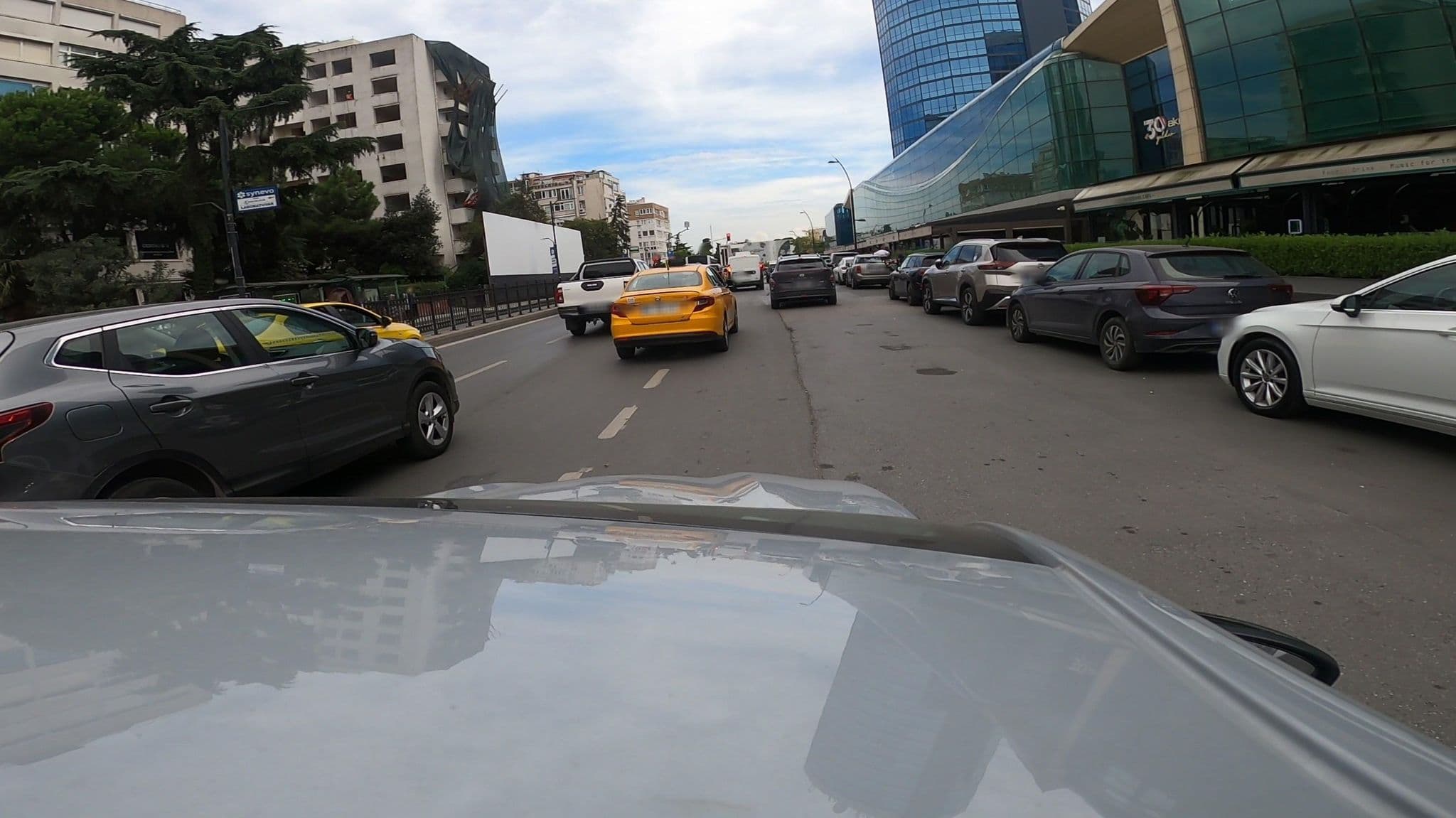 Street view near Akmerkez Residence Apart Hotel, Levent — © Eray_ozturk (CC BY-SA · Mapillary)