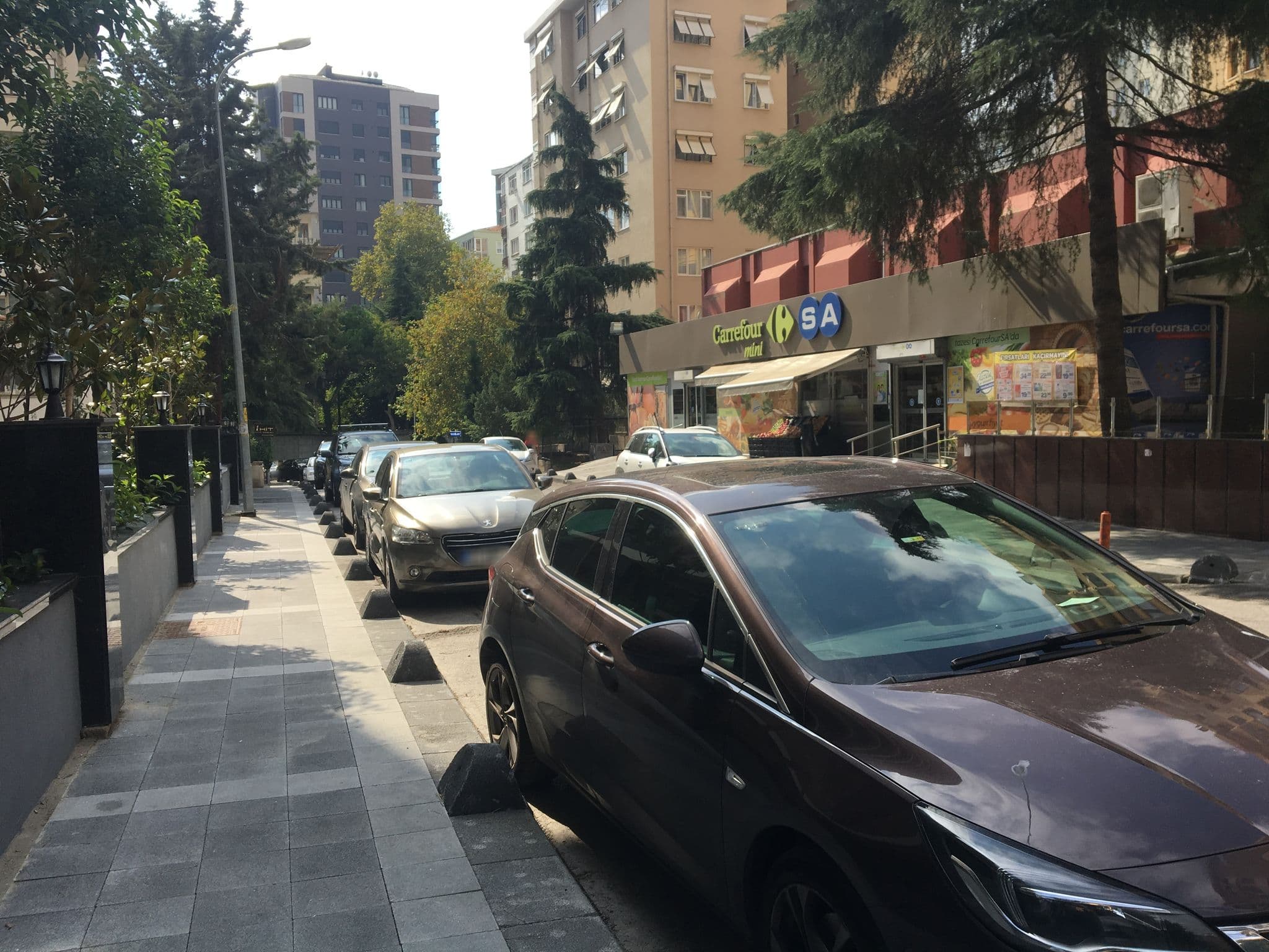 Street view near Kaya Sultan Çebi Sitesi E Blok, Ataşehir — © ramses (CC BY-SA · Mapillary)