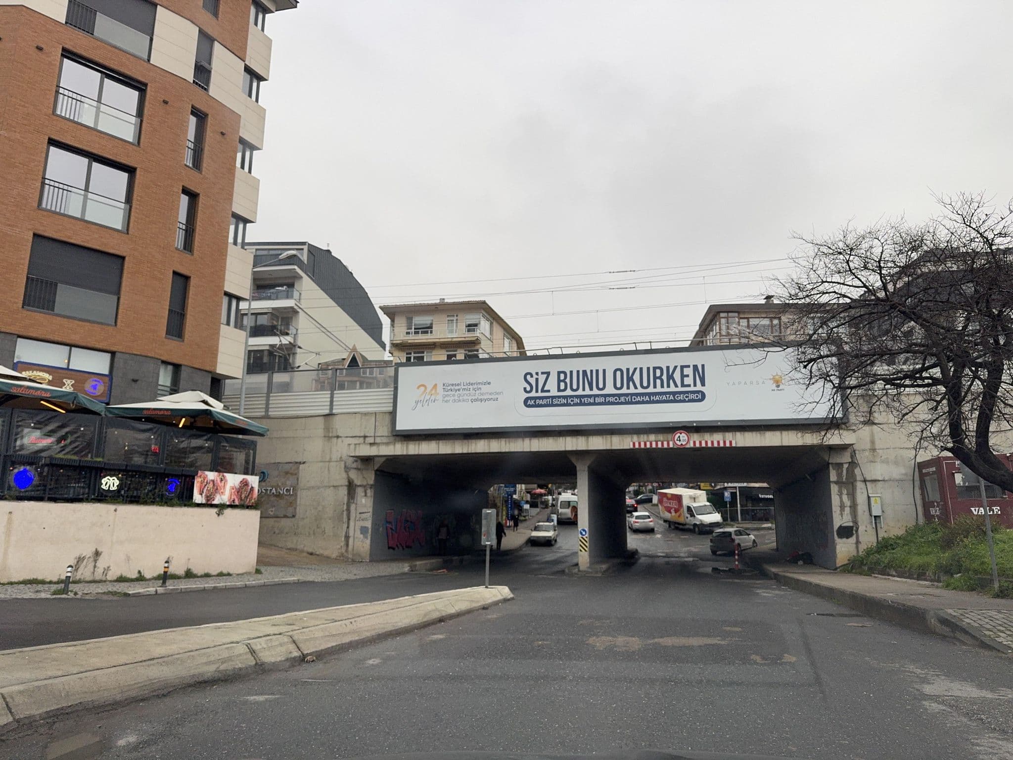 Street view near Öz Tur Turizm, Ataşehir — © omera60 (CC BY-SA · Mapillary)