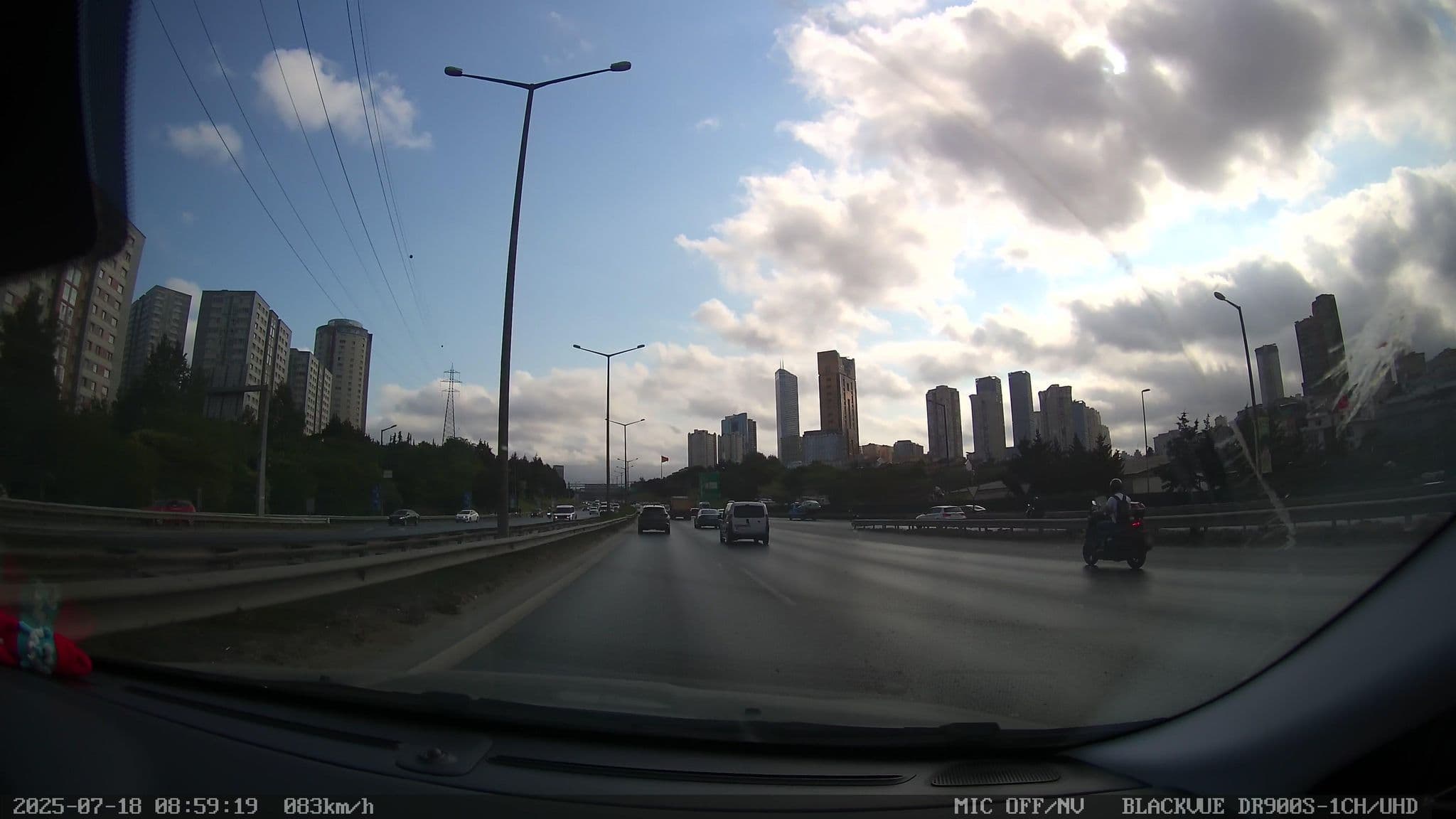 Street view near Ata City Hotel, Ataşehir — © Zafer (CC BY-SA · Mapillary)