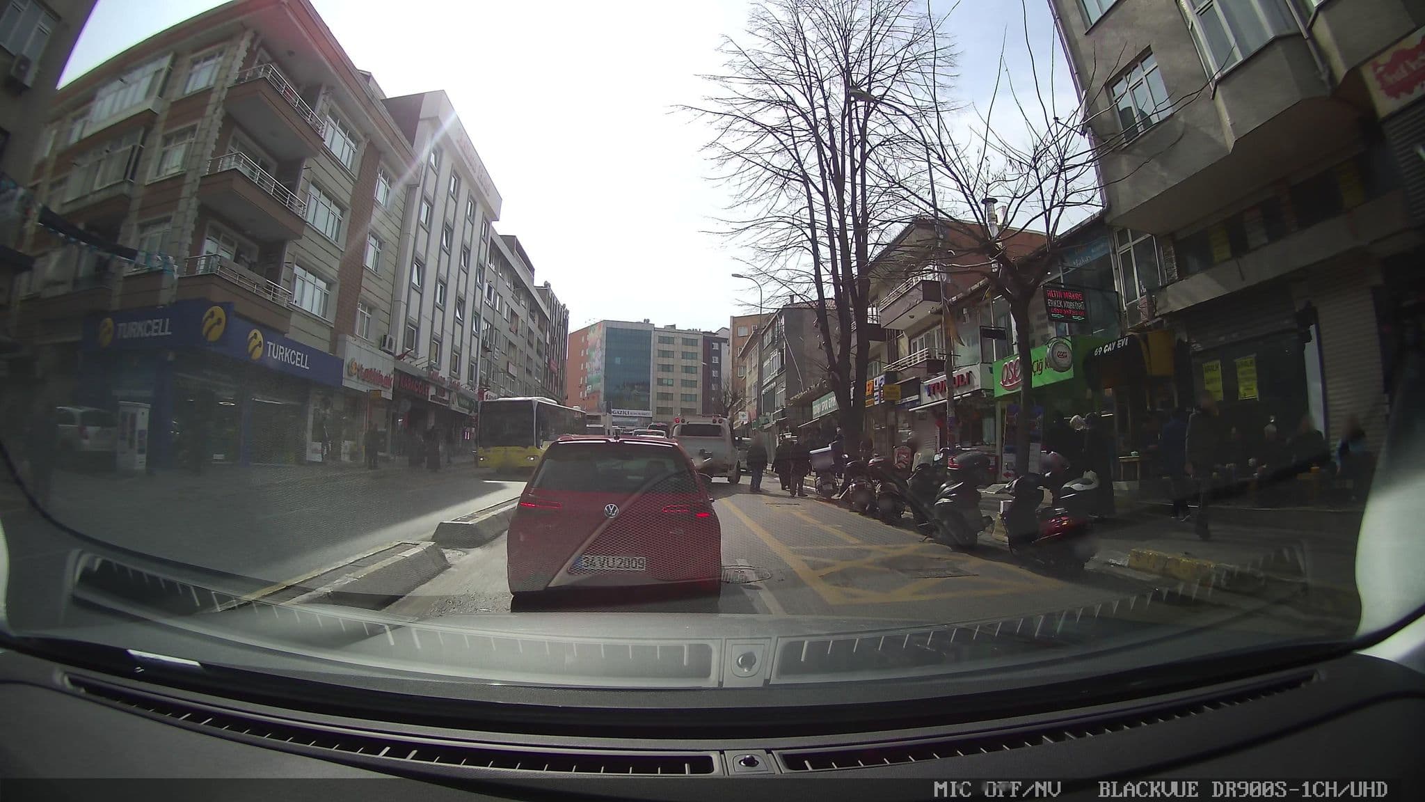 Street view near Helikon Hotel Ümraniye, Umraniye — © ademturkmen (CC BY-SA · Mapillary)