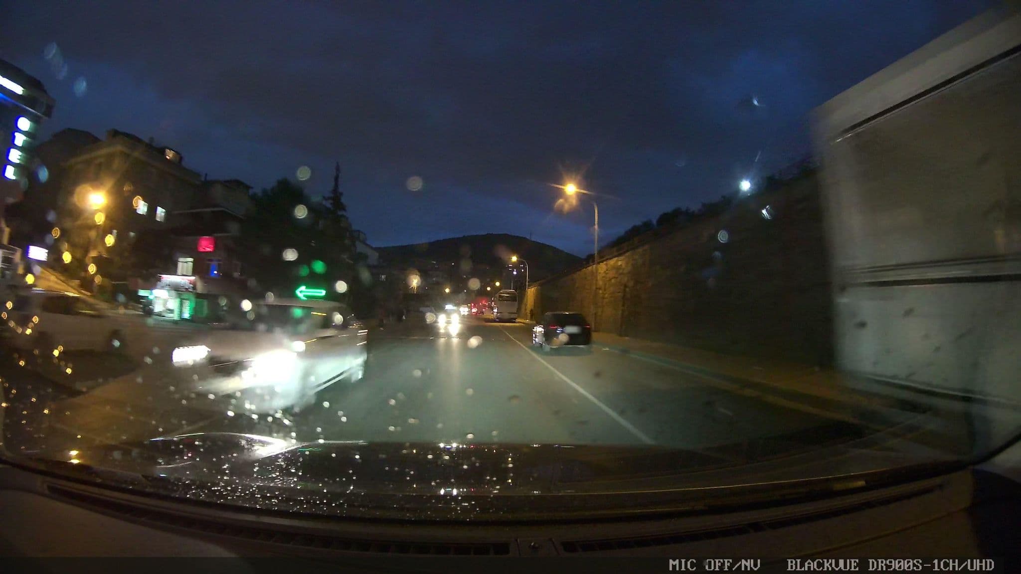 Street view near Sahrakent Suit - Maltepe, Ataşehir — © ademturkmen (CC BY-SA · Mapillary)