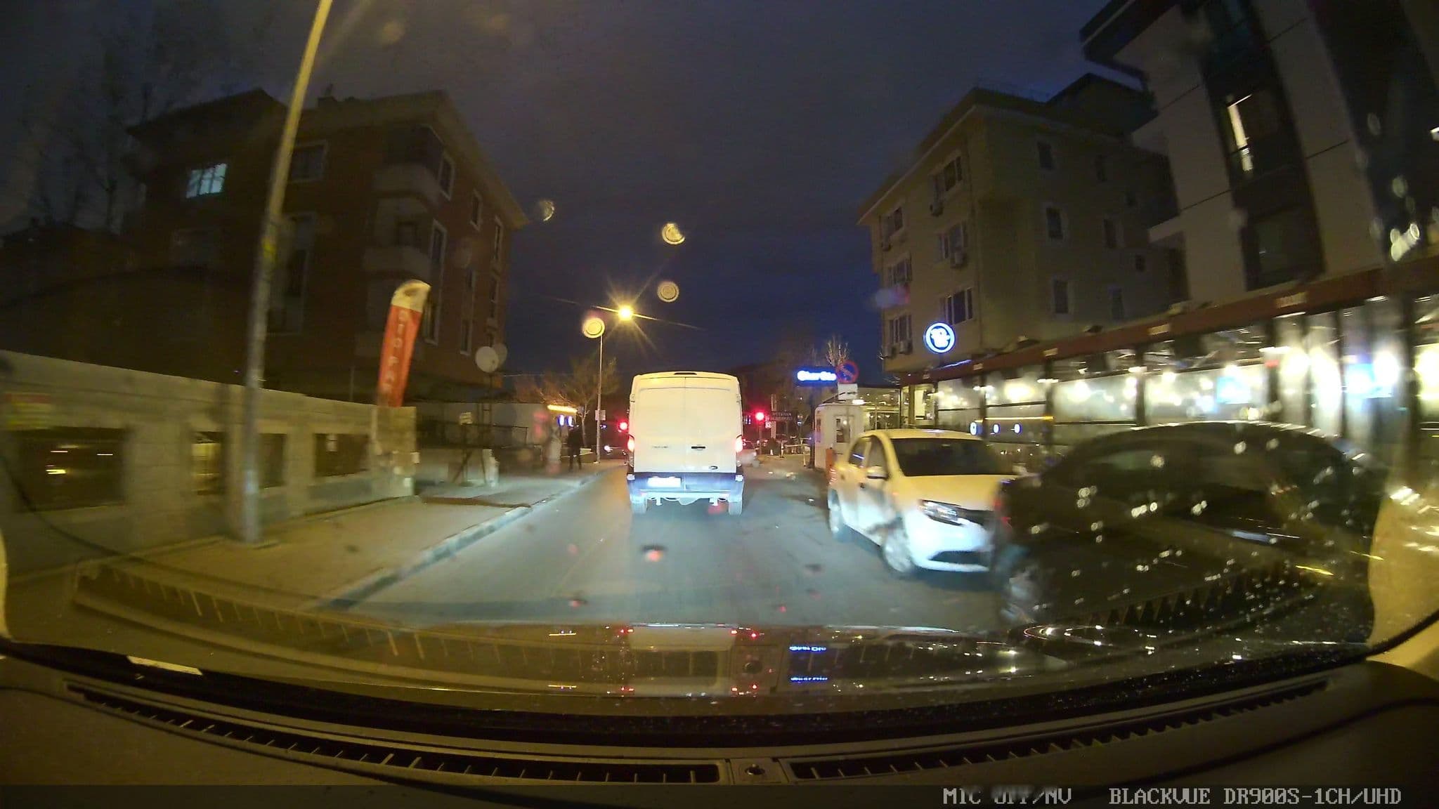 Street view near Fenerbahçe, Ataşehir — © ademturkmen (CC BY-SA · Mapillary)