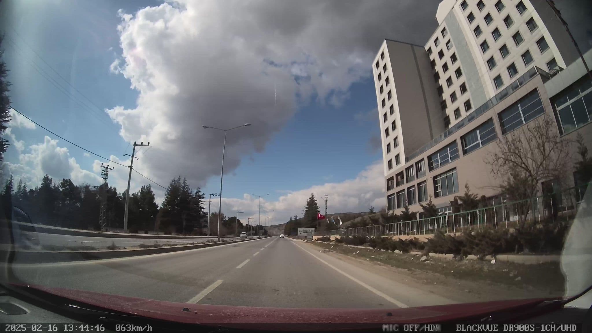 Street view near Hilton Double Tree Eskişehir, Eskişehir — © unen (CC BY-SA · Mapillary)