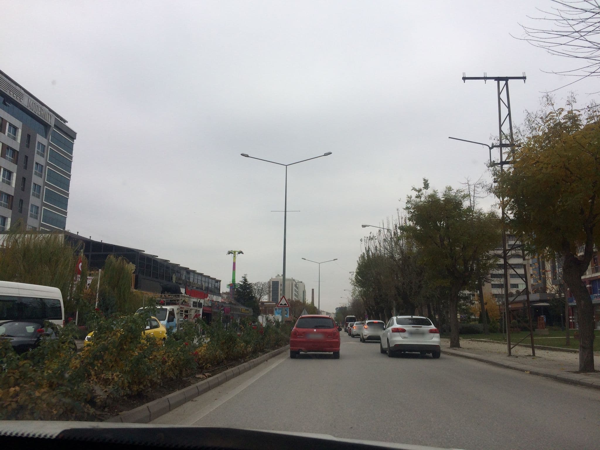 Street view near Dedepark Hotel, Eskişehir — © hilalla (CC BY-SA · Mapillary)