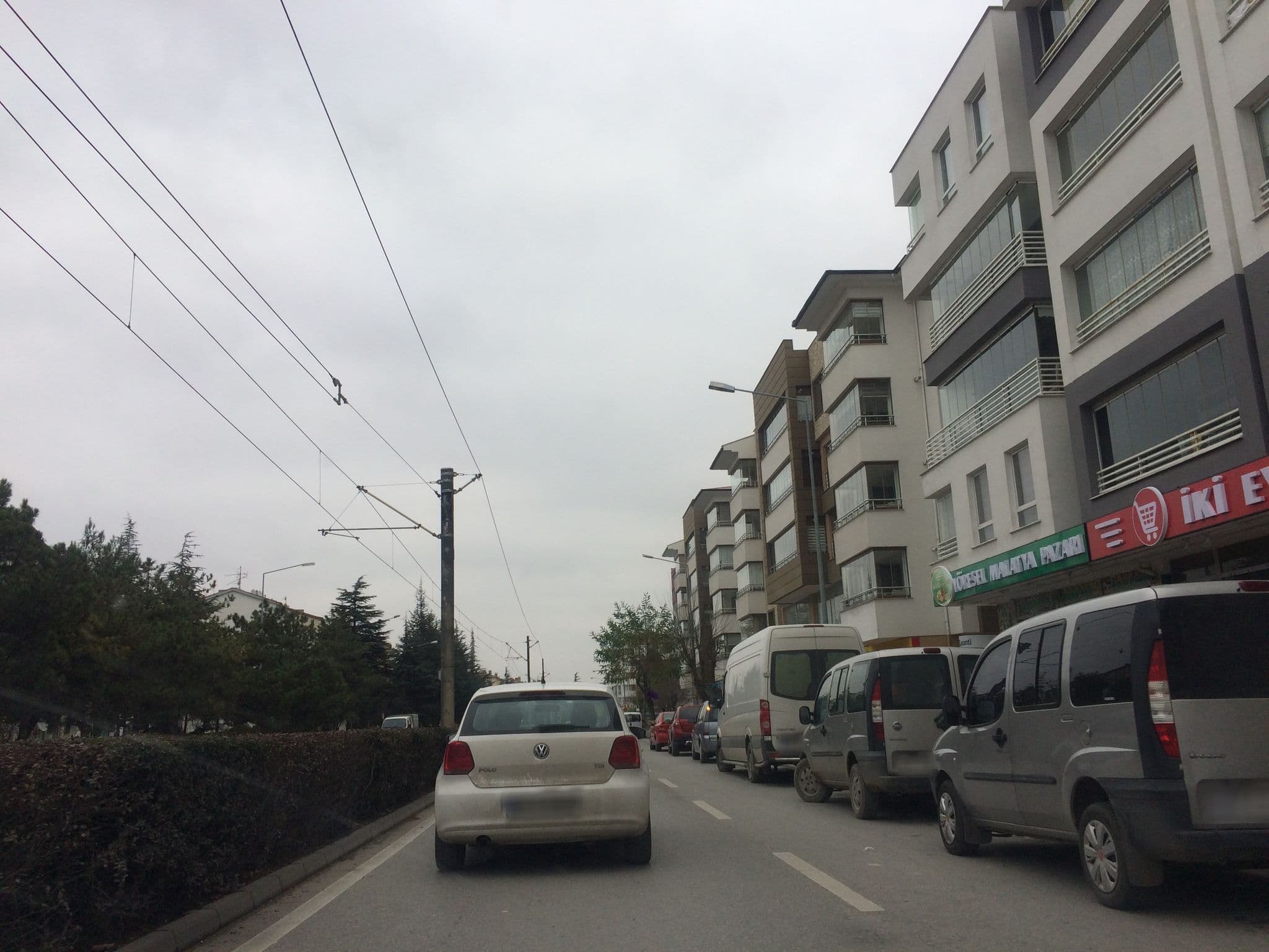 Street view near Academia Suits, Eskişehir — © hilalla (CC BY-SA · Mapillary)