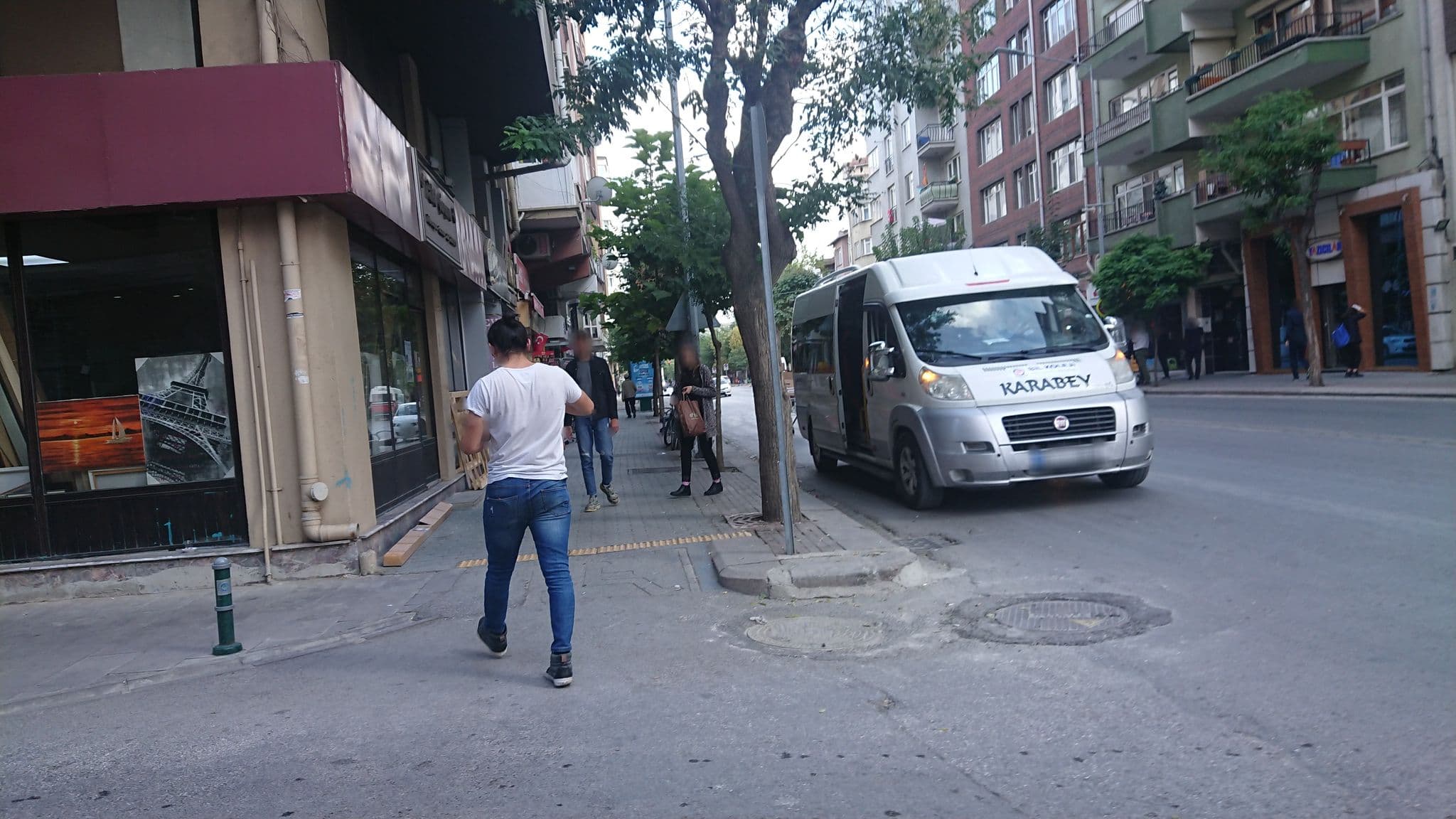 Street view near Adapark Suit Evleri, Eskişehir — © kubikanber (CC BY-SA · Mapillary)