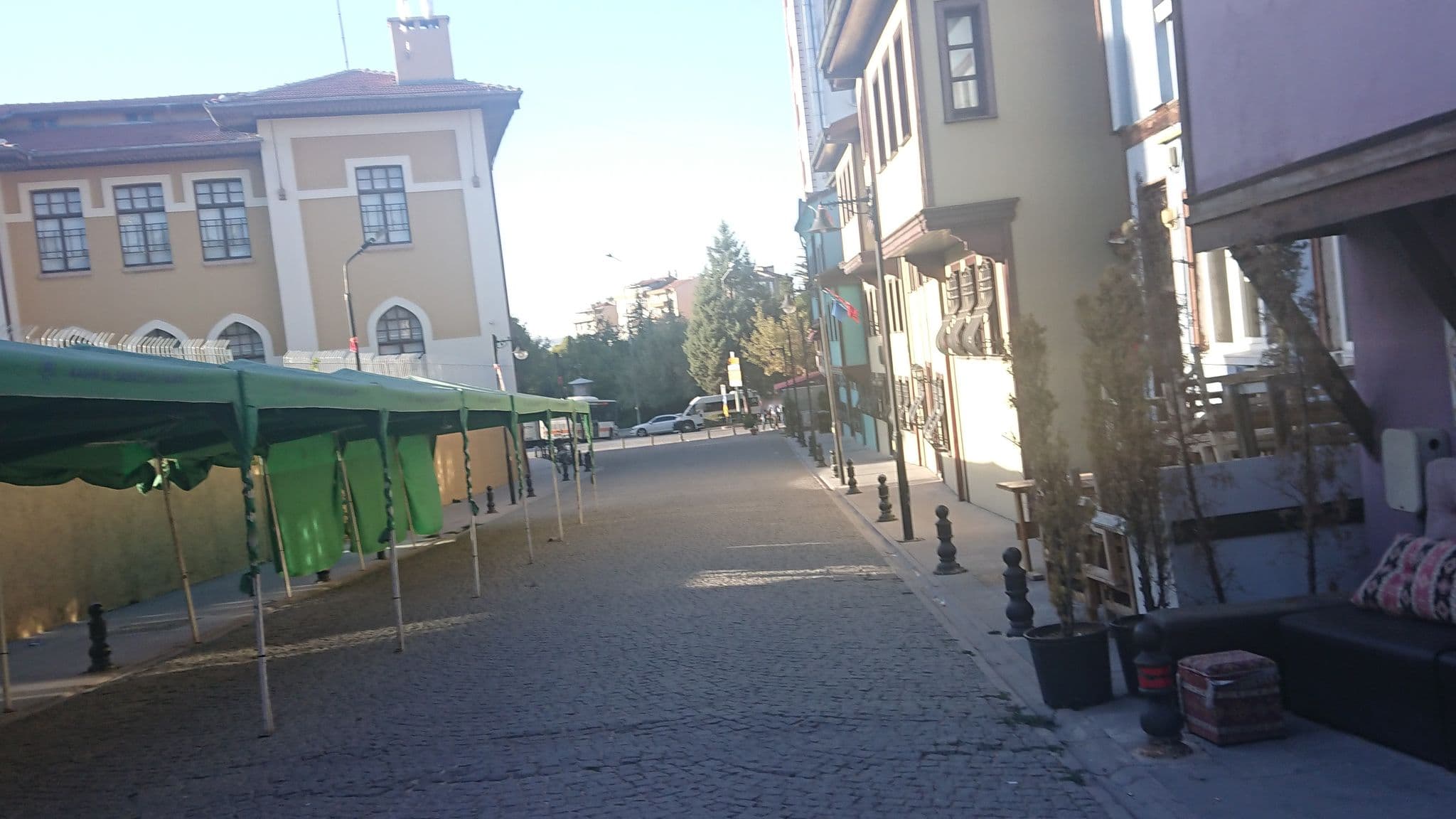 Street view near Anadolu Üniversitesi  Konukevi, Eskişehir — © kubikanber (CC BY-SA · Mapillary)