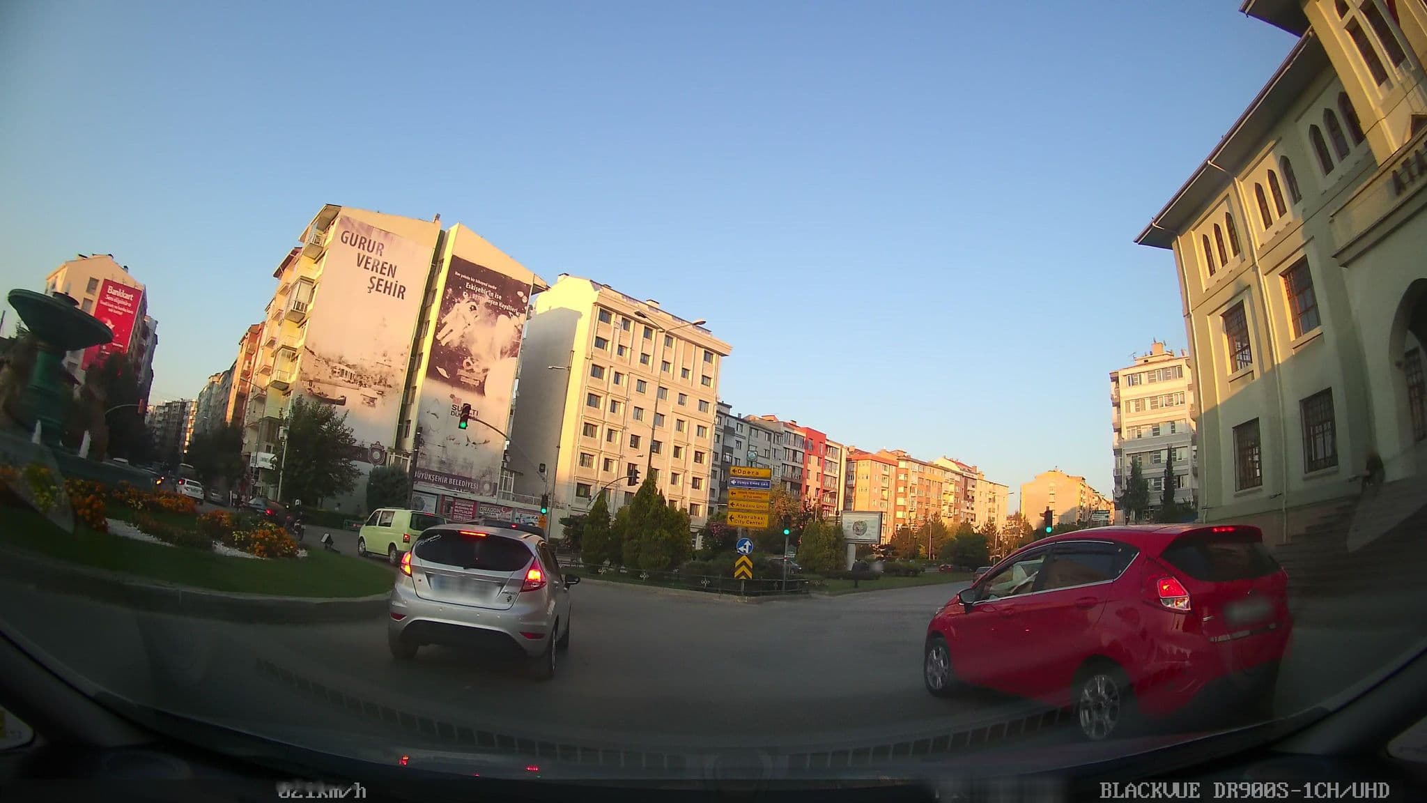 Street view near Otel Çınas, Eskişehir — © azadezey (CC BY-SA · Mapillary)