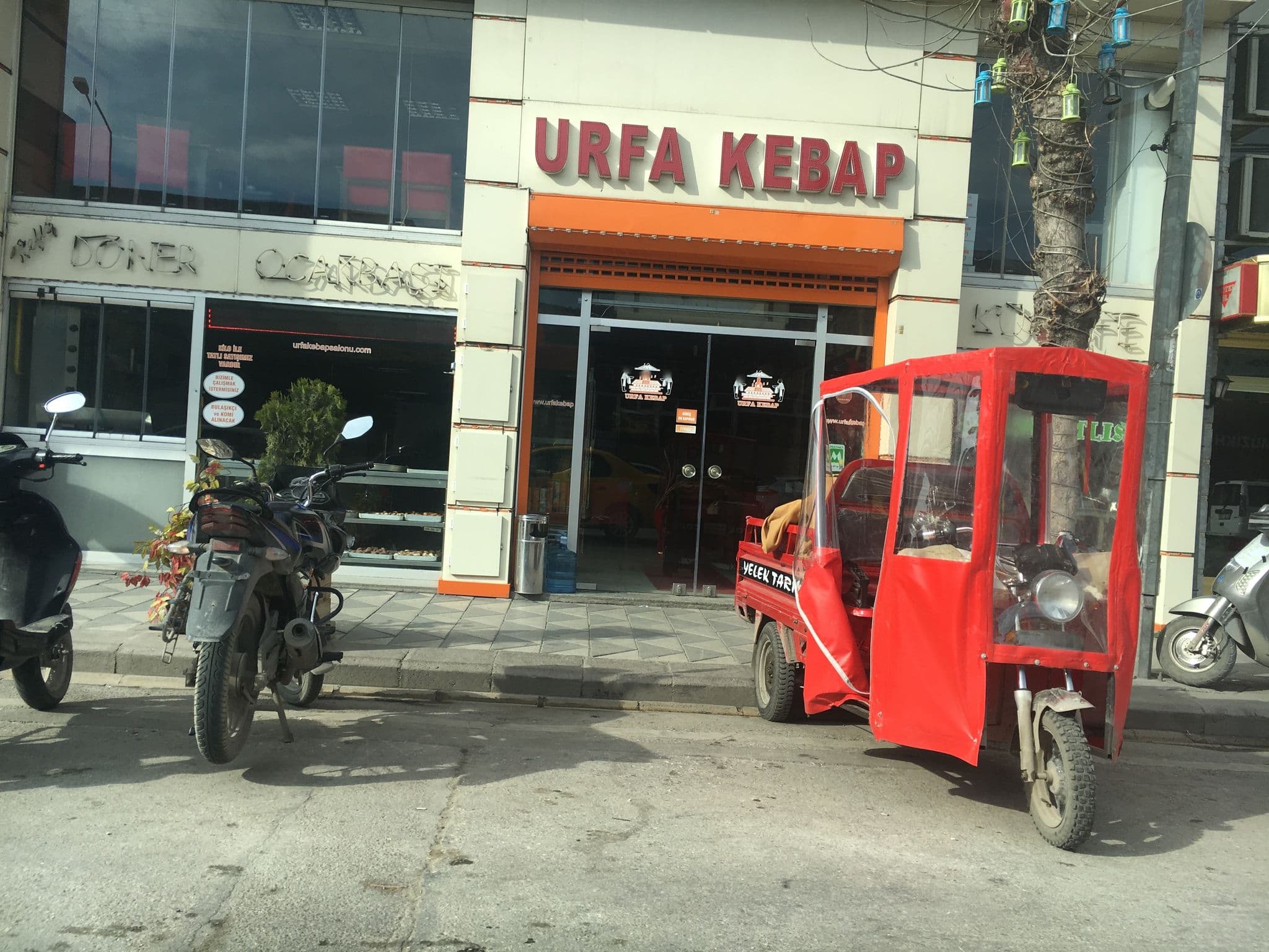 Street view near Arslan Otel, Eskişehir — © semi (CC BY-SA · Mapillary)