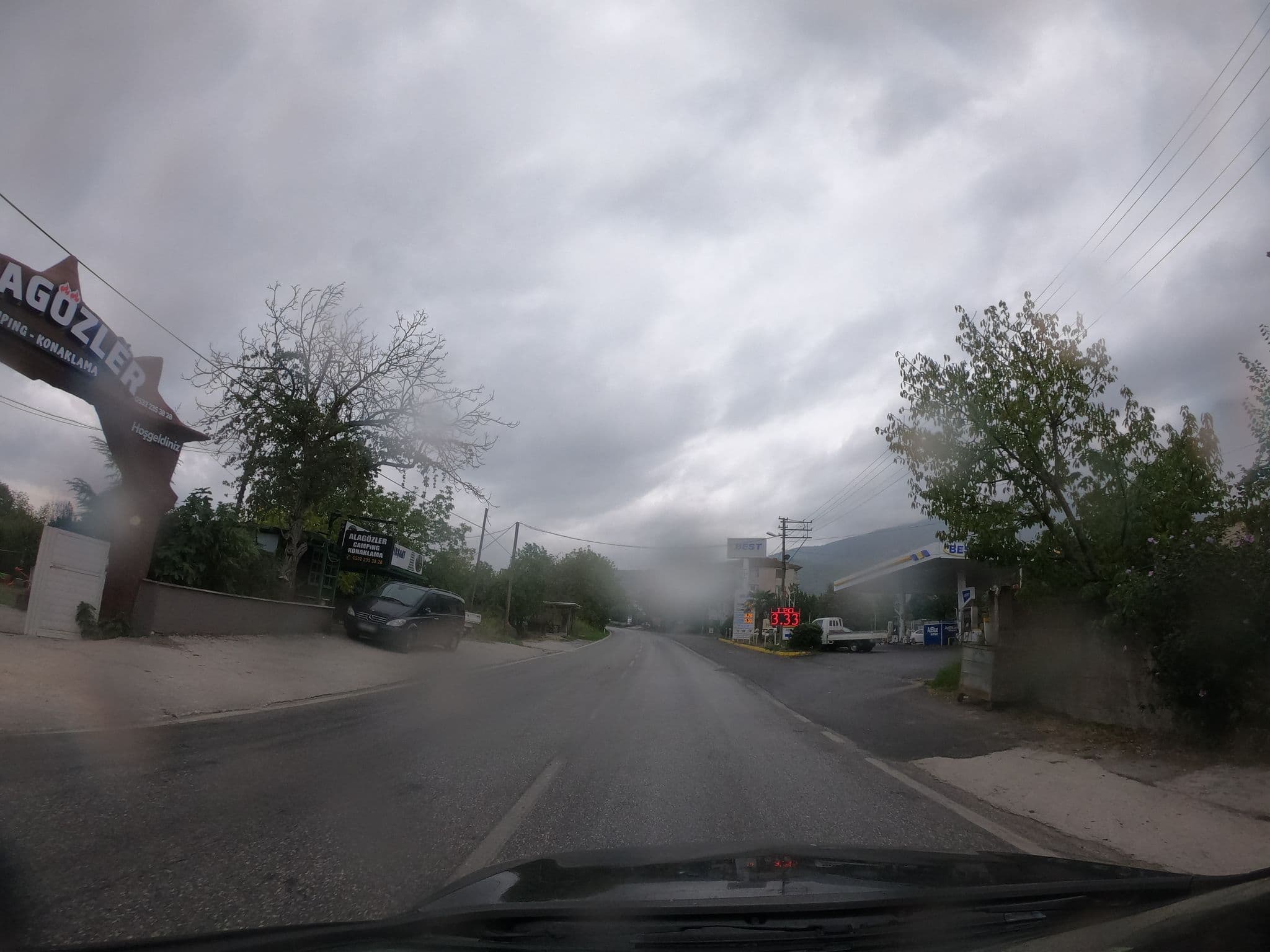Street view near Alg Bungalov • Kamp & Konaklama, Balaban — © asturksever (CC BY-SA · Mapillary)