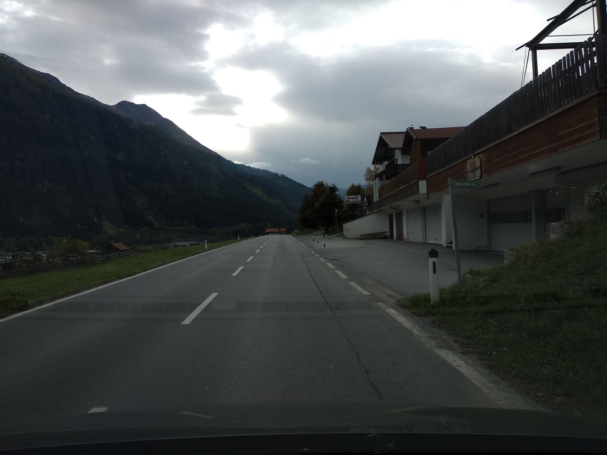 Street view near Haus Scherl, Pettneu
