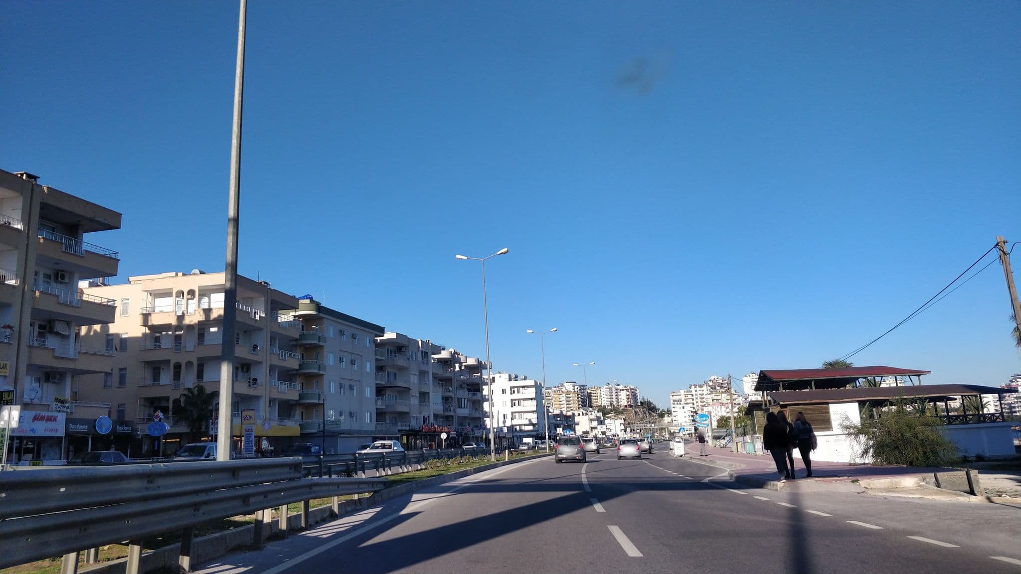 Street view near Yapraklı Köy, Atakent — © kasar (CC BY-SA · Mapillary)
