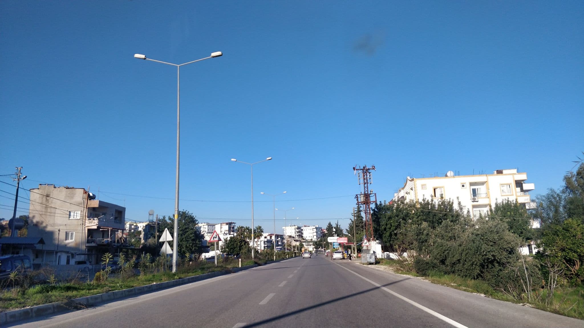 Street view near Mersin Sabah Tatil Köyü, Kızkalesi — © kasar (CC BY-SA · Mapillary)