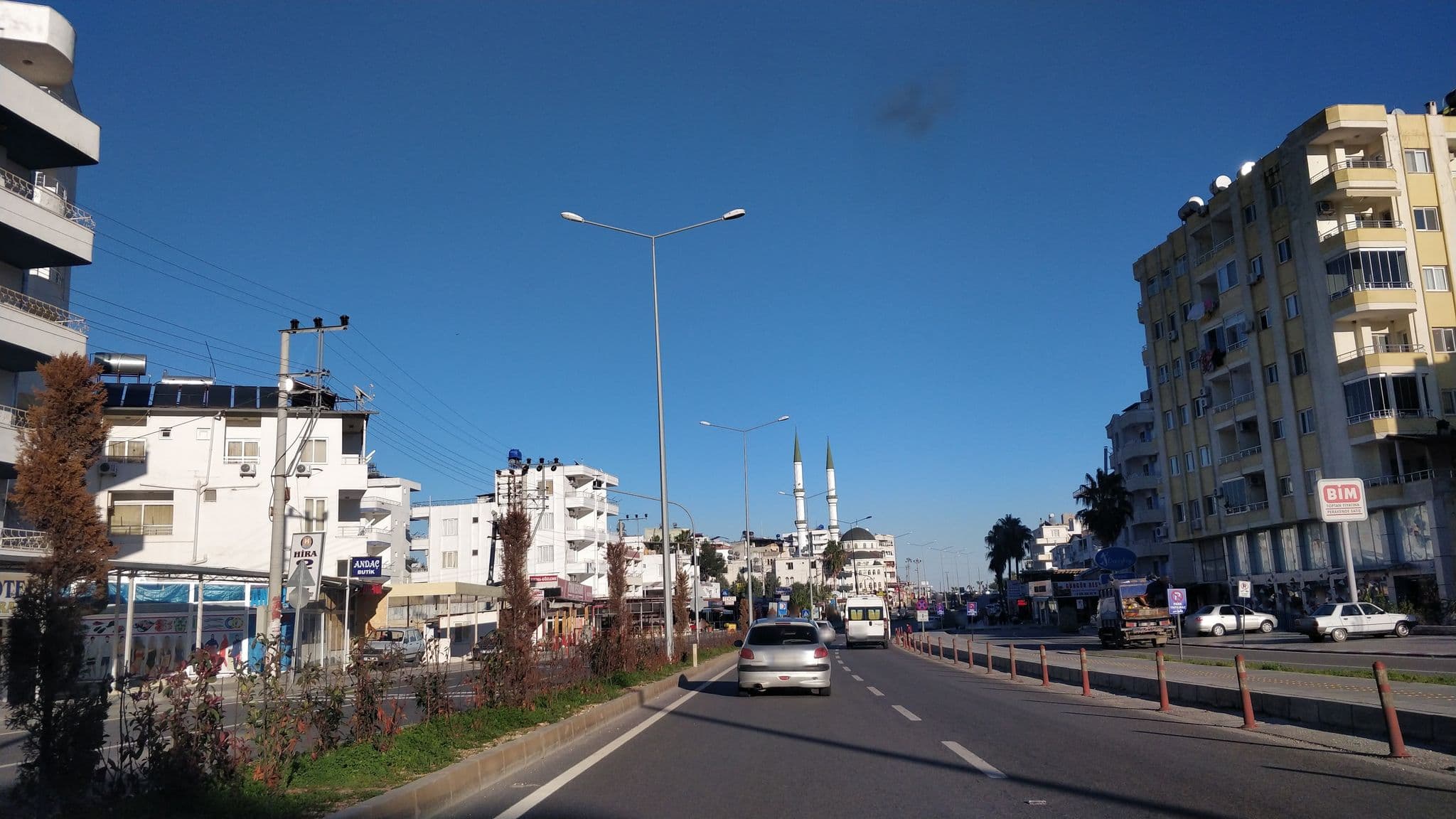 Street view near Hıra Otel, Kızkalesi — © kasar (CC BY-SA · Mapillary)