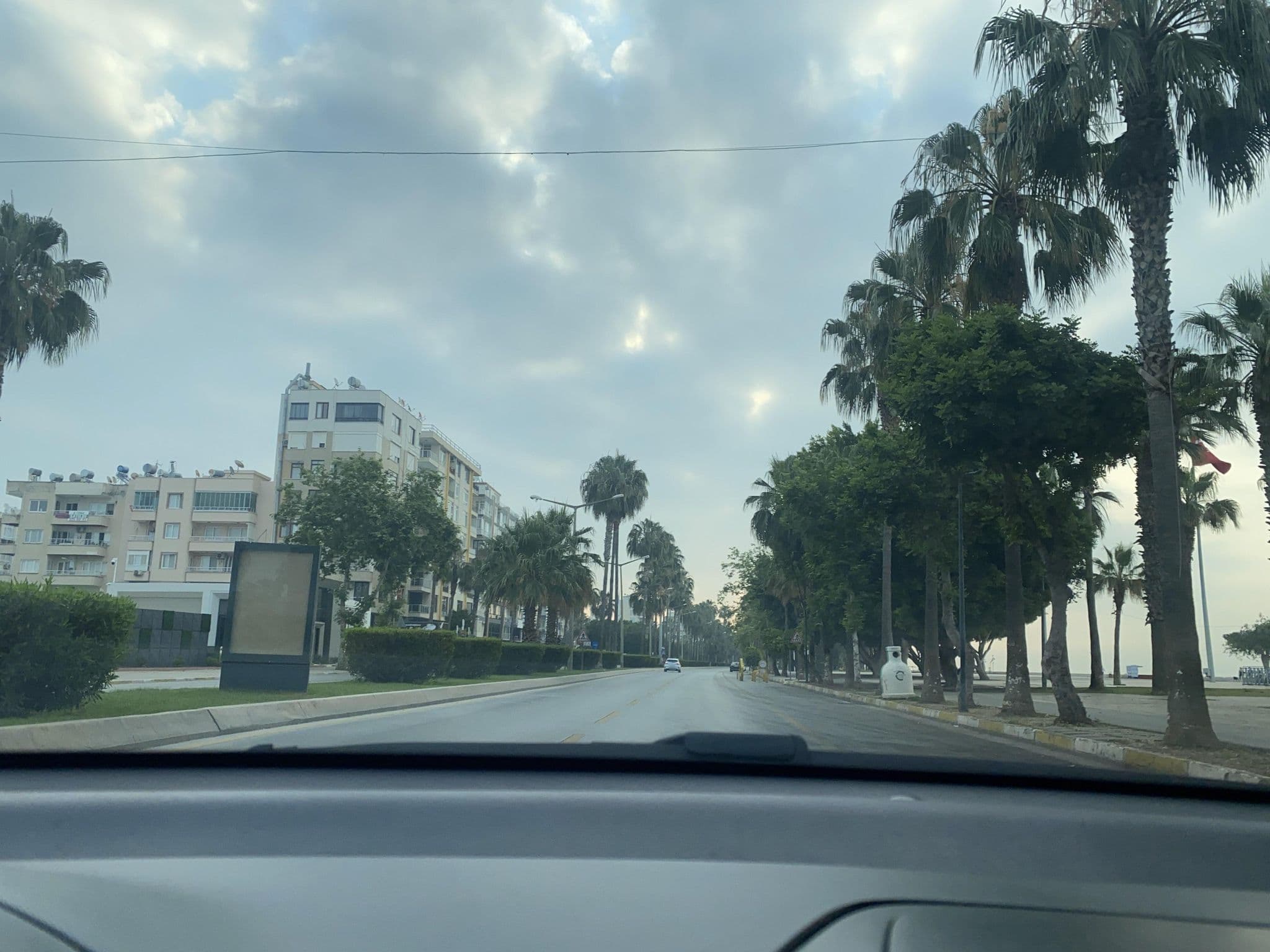 Street view near Ünlüselek Hotel, Mersin — © Seyfettin033 (CC BY-SA · Mapillary)