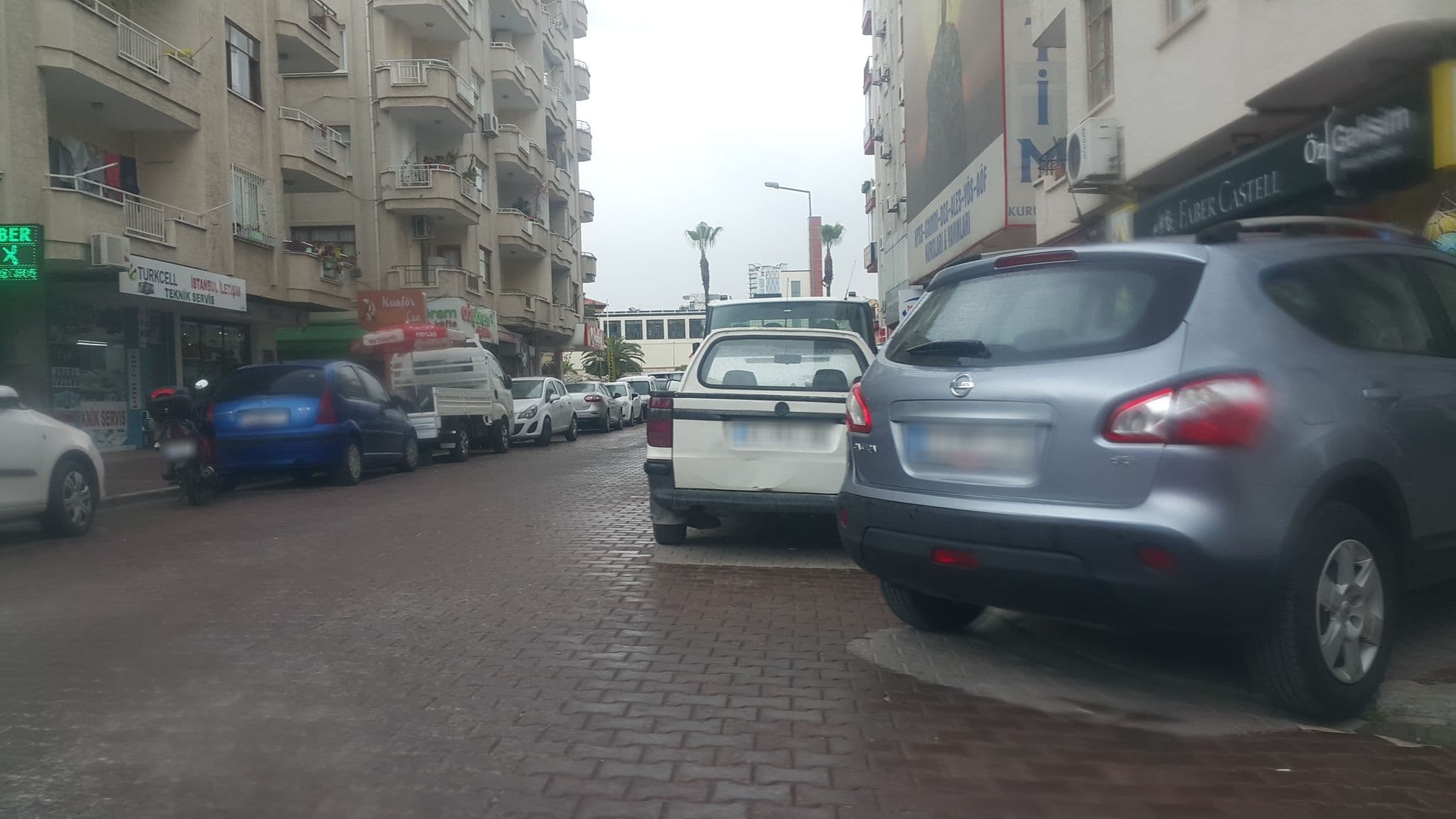 Street view near Pozcu Otel, Mersin — © kunduzh (CC BY-SA · Mapillary)