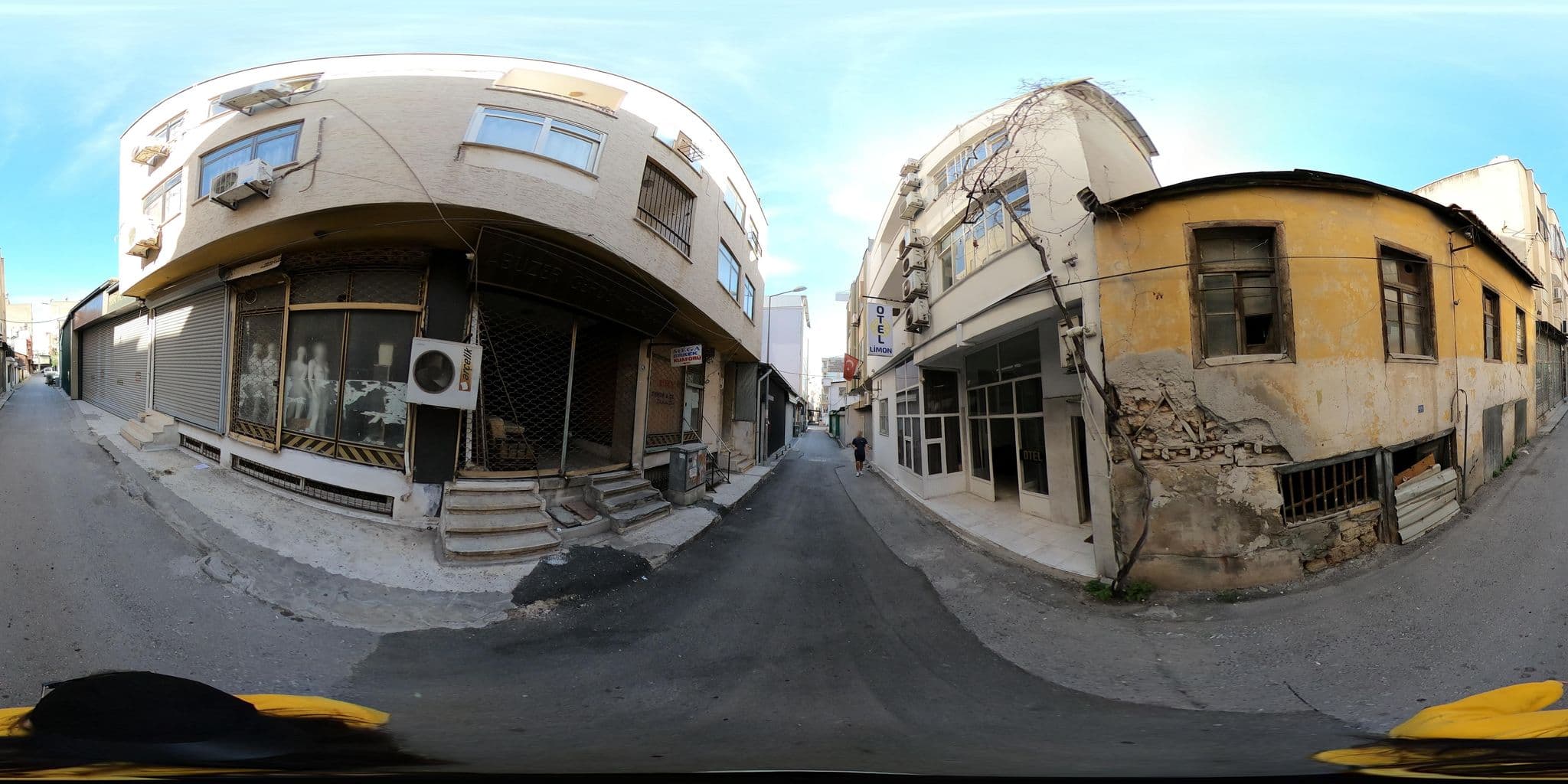 Street view near Niğde Otel, Mersin — © PalmCity (CC BY-SA · Mapillary)
