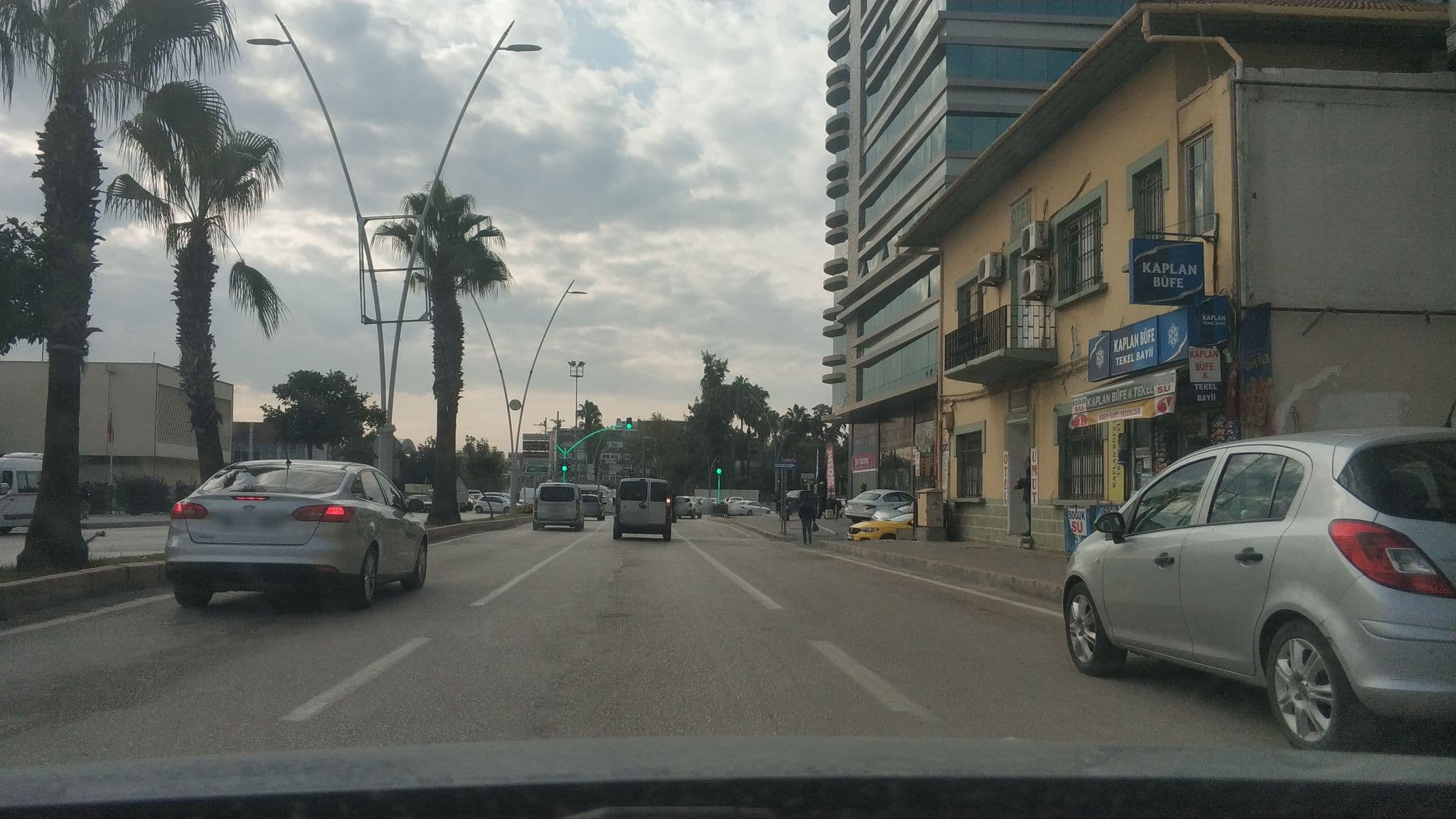 Street view near Palmiye Otel, Adana — © kdrsrsln (CC BY-SA · Mapillary)