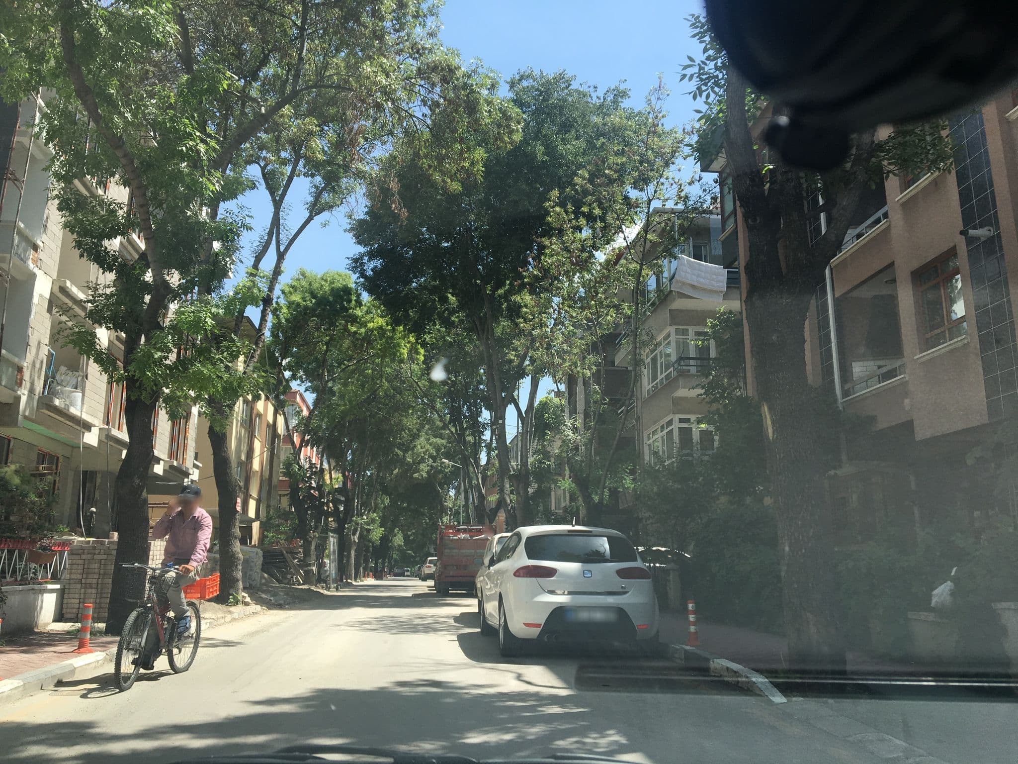Street view near Black House, Mebusevleri — © melodika (CC BY-SA · Mapillary)