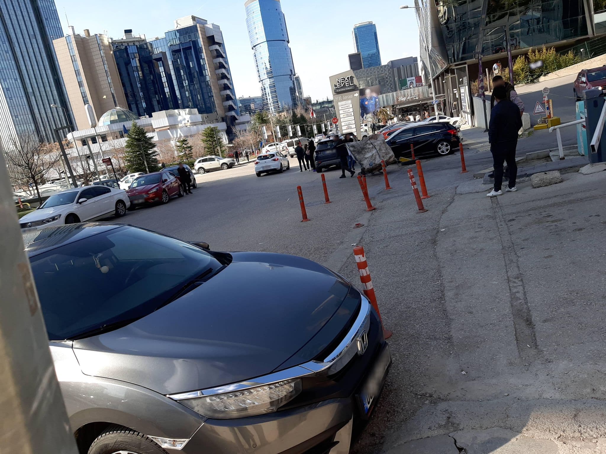 Street view near JW Marriott Ankara Purchasing Office, Mebusevleri — © BeronTheColossus (CC BY-SA · Mapillary)