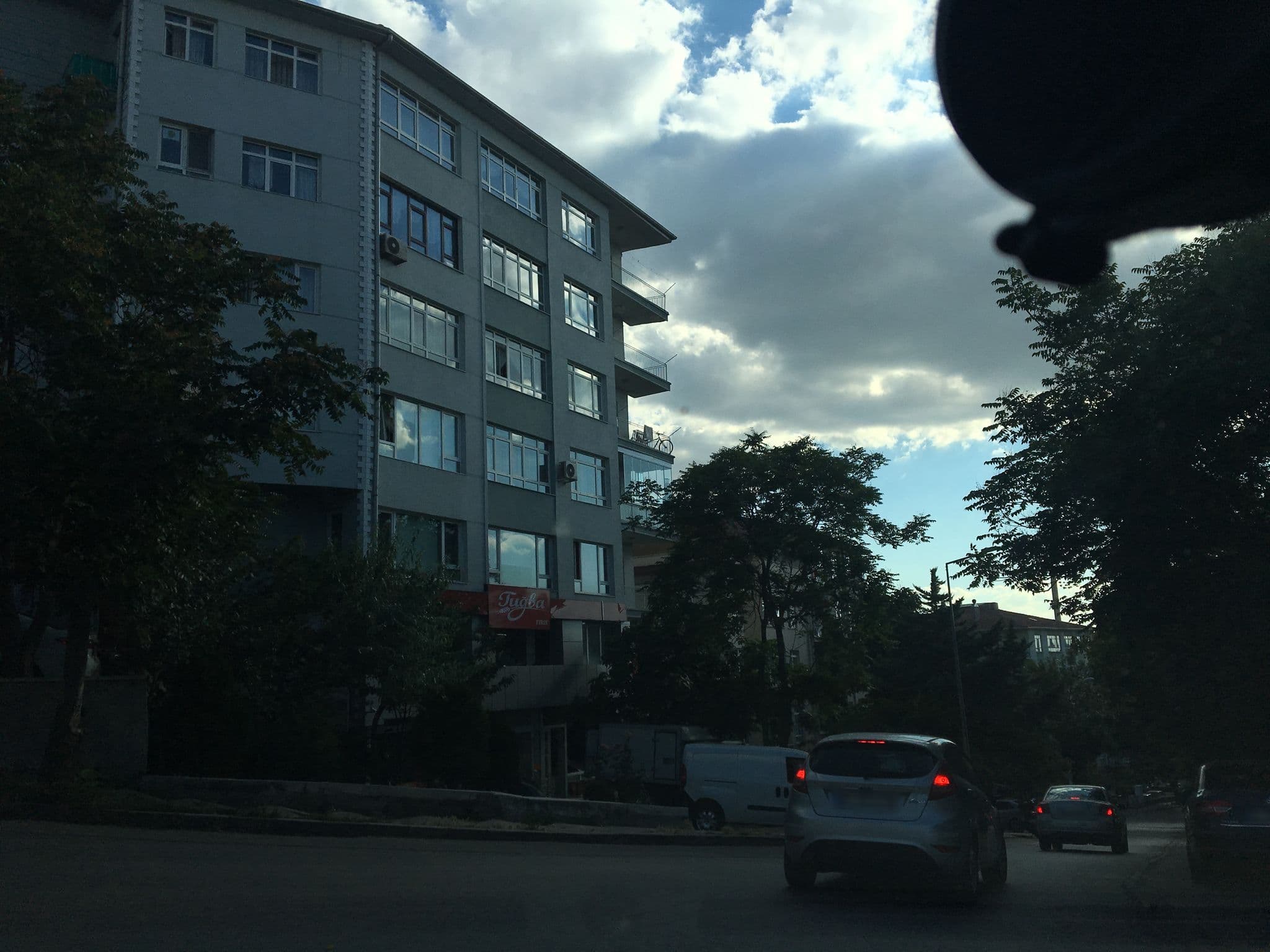Street view near Gençlik Ve Spor Bakanlığı Konukevi, Kavaklıdere — © melodika (CC BY-SA · Mapillary)