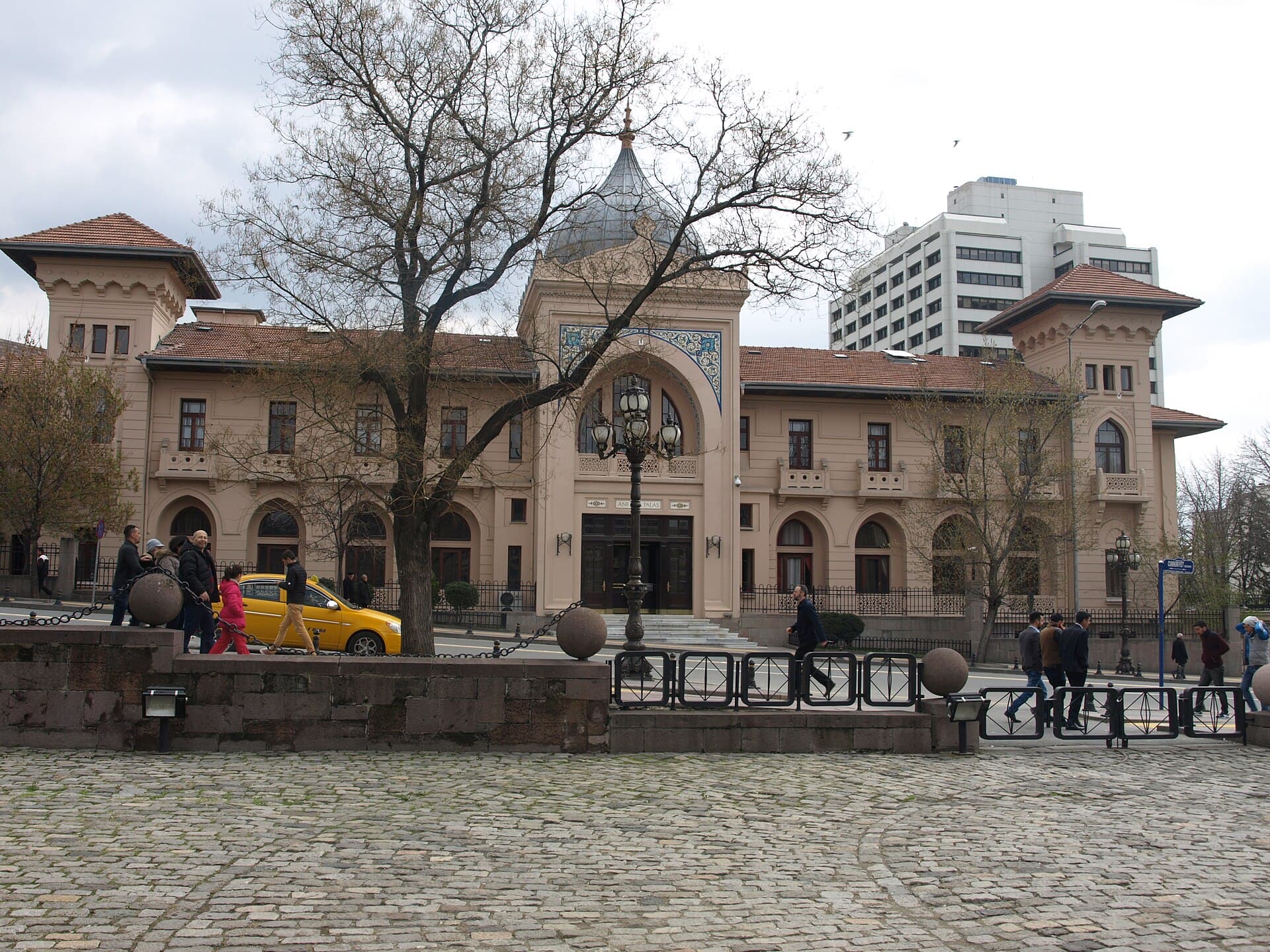 Ankara Palas (via Wikimedia Commons, CC BY-SA 4.0)