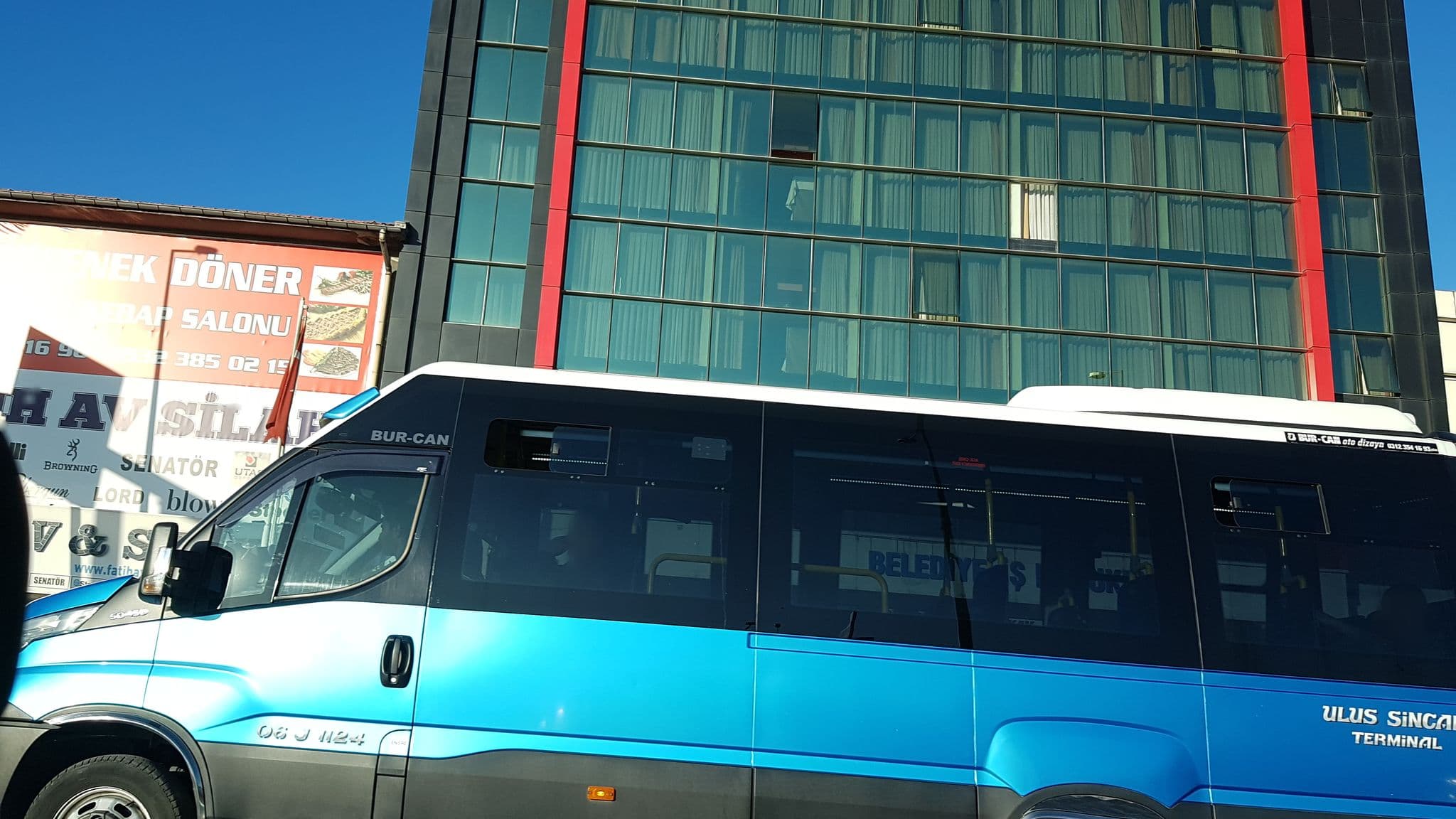 Street view near Sendika Konukları Oteli, Mebusevleri — © ozleem (CC BY-SA · Mapillary)
