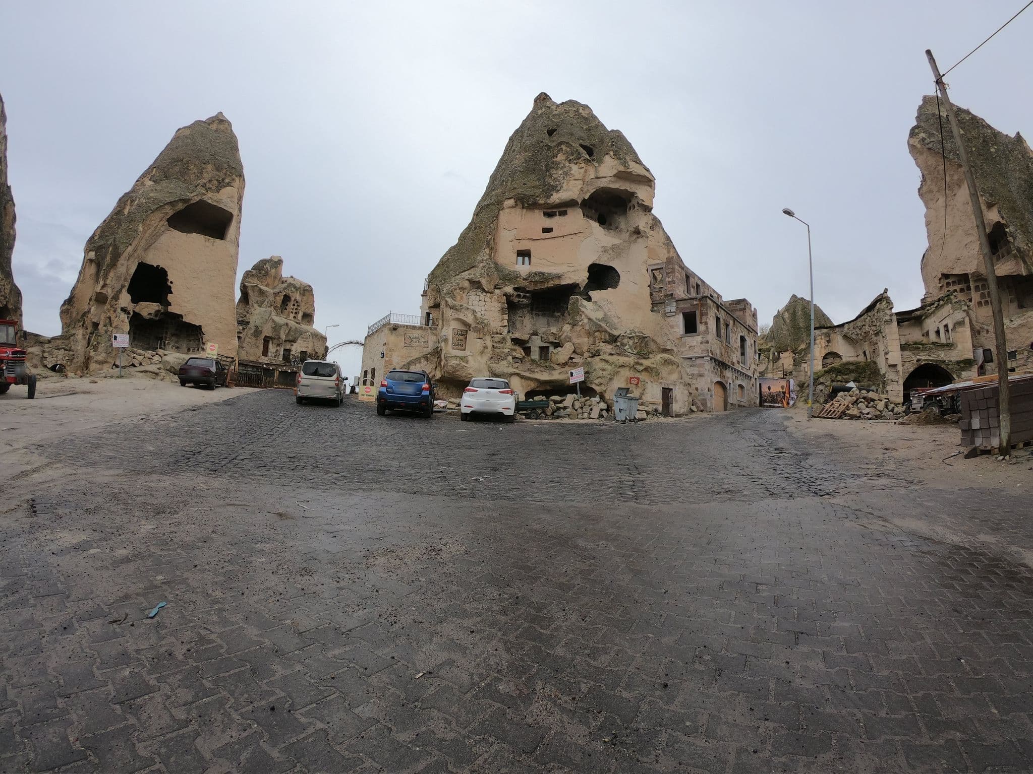 Street view near Zeus Cave Suites, Göreme — © chrisbeddow (CC BY-SA · Mapillary)