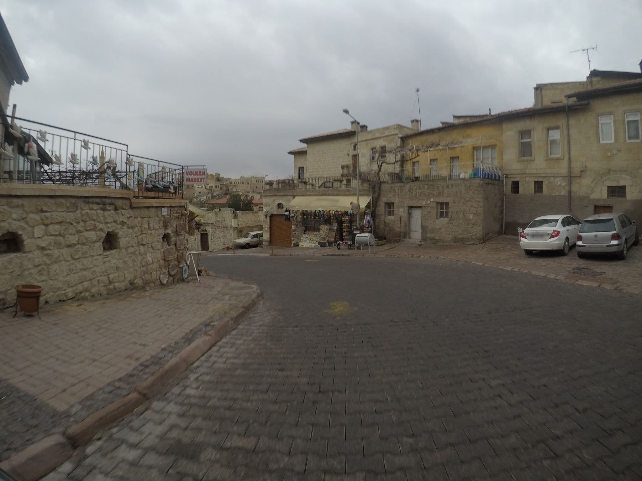 Street view near YEŞİL KONAK CAVE HOTEL, Ürgüp — © chrisbeddow (CC BY-SA · Mapillary)