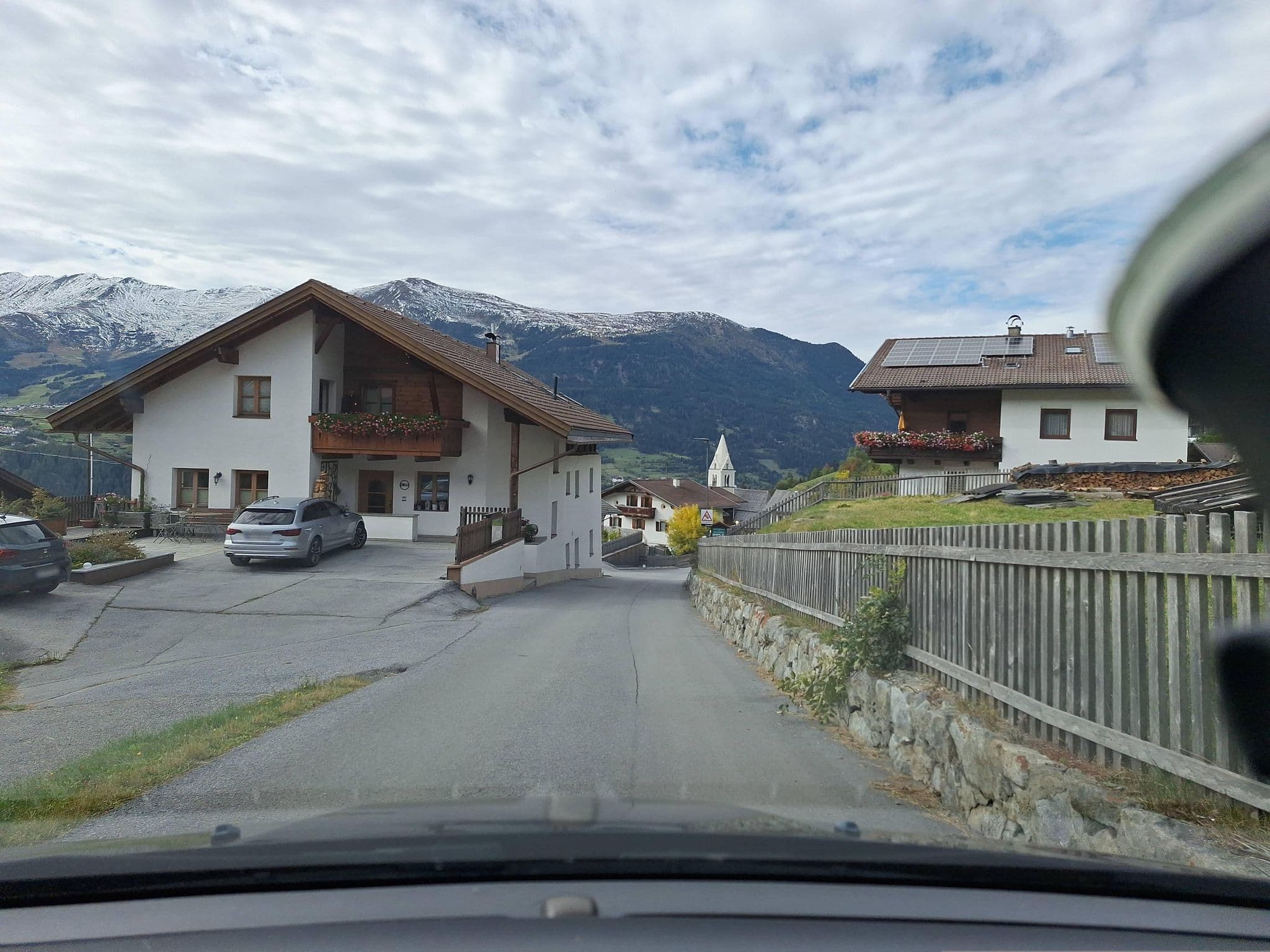Street view near Pension Burgschrofen, Ried im Oberinntal — © Langfahrer (CC BY-SA · Mapillary)