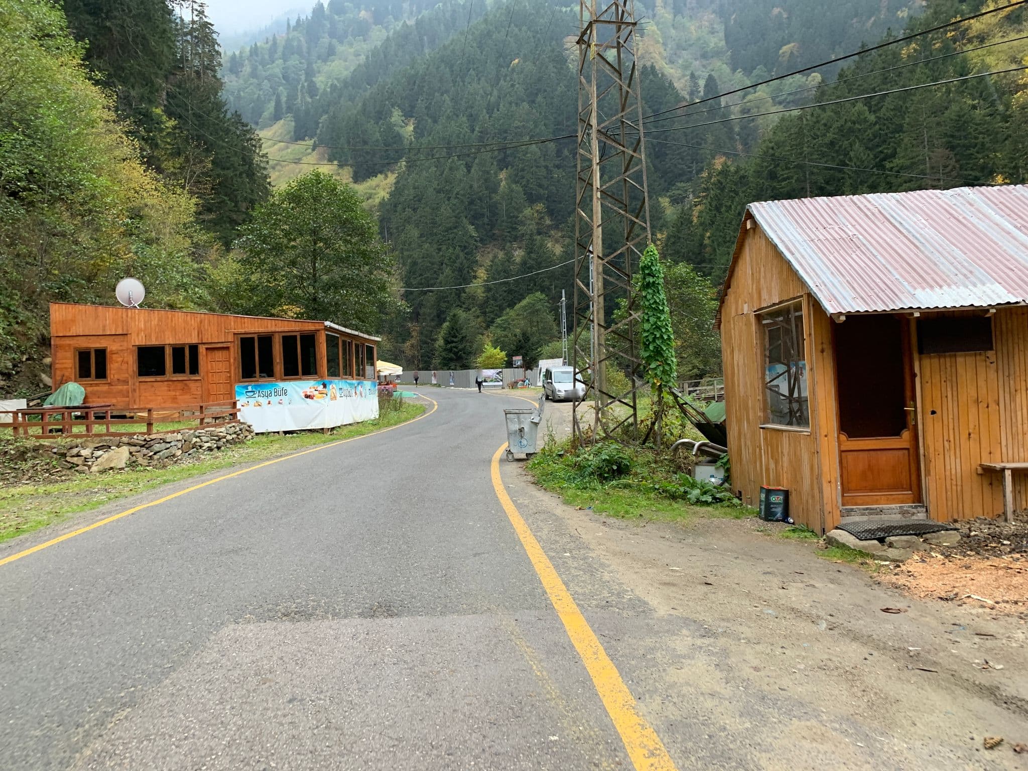 Street view near Bavul Suite, Çaykara — © robot8a (CC BY-SA · Mapillary)
