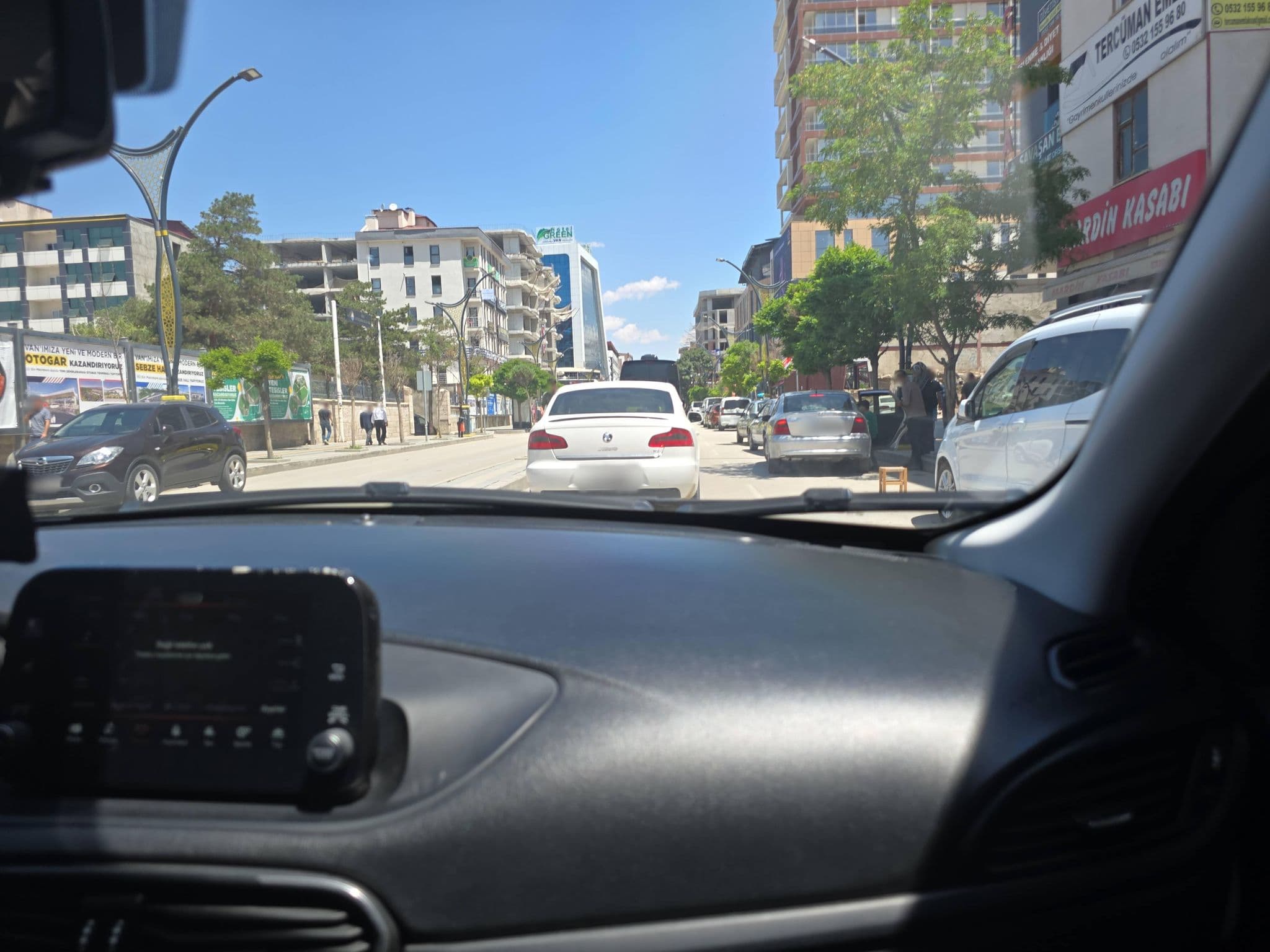 Street view near Nill's Hotel, Van — © azat2020 (CC BY-SA · Mapillary)