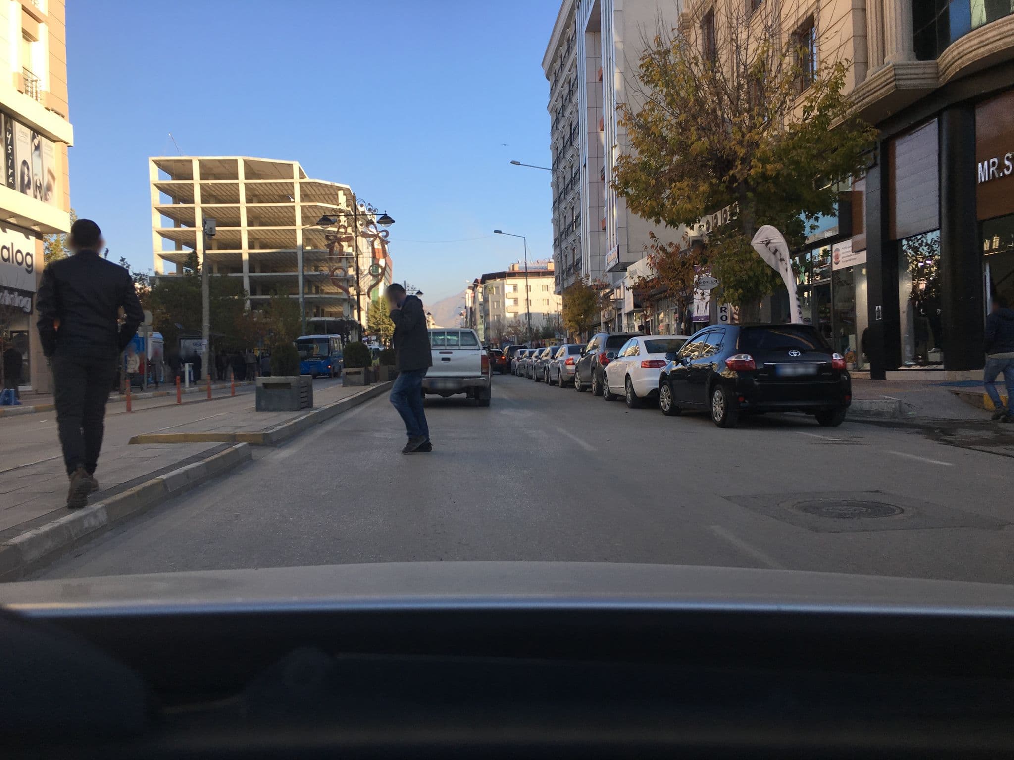 Street view near Sardur Otel, Van — © kaymakam (CC BY-SA · Mapillary)