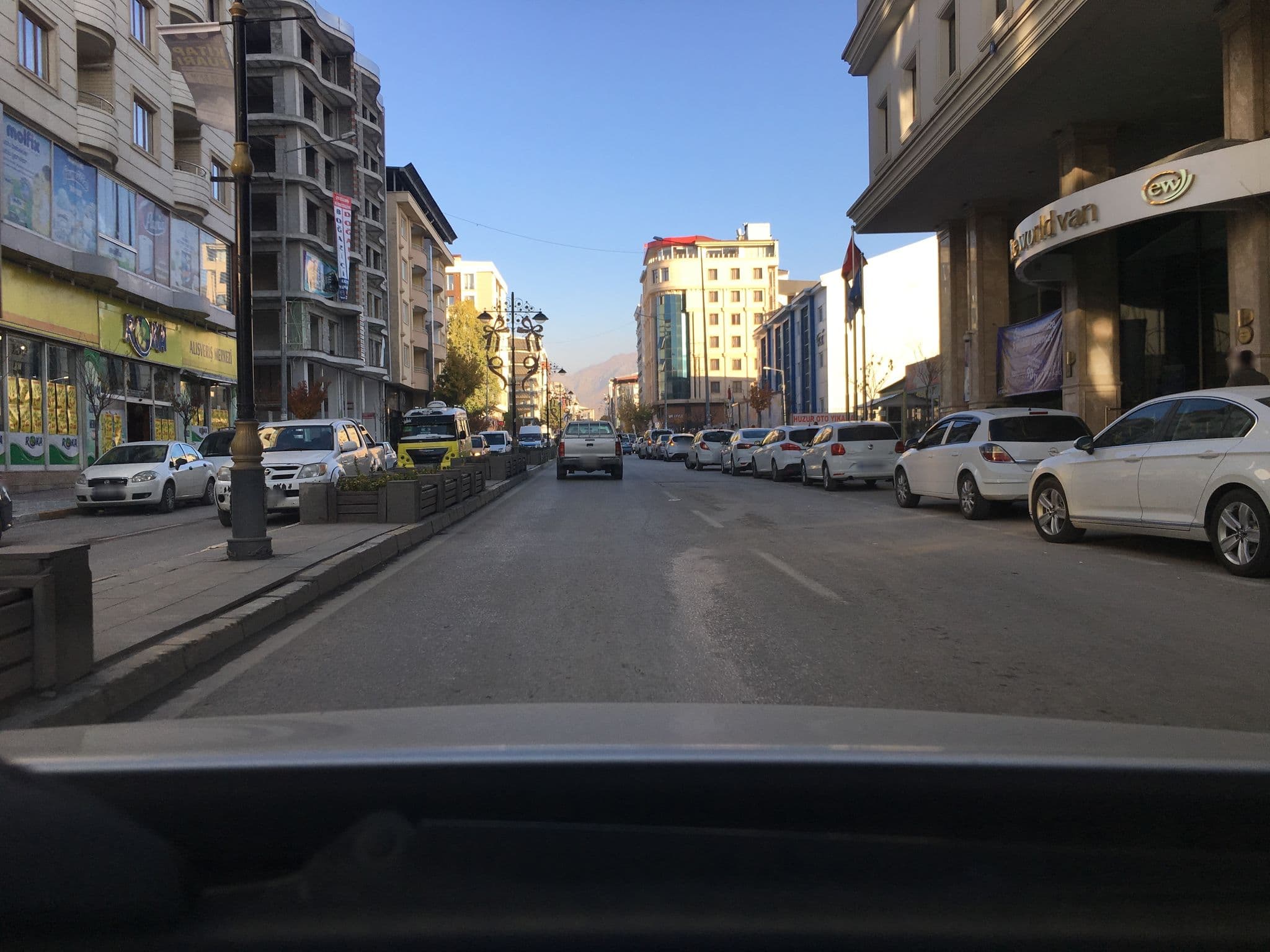 Street view near Elite World Hotel's Pool, Van — © kaymakam (CC BY-SA · Mapillary)