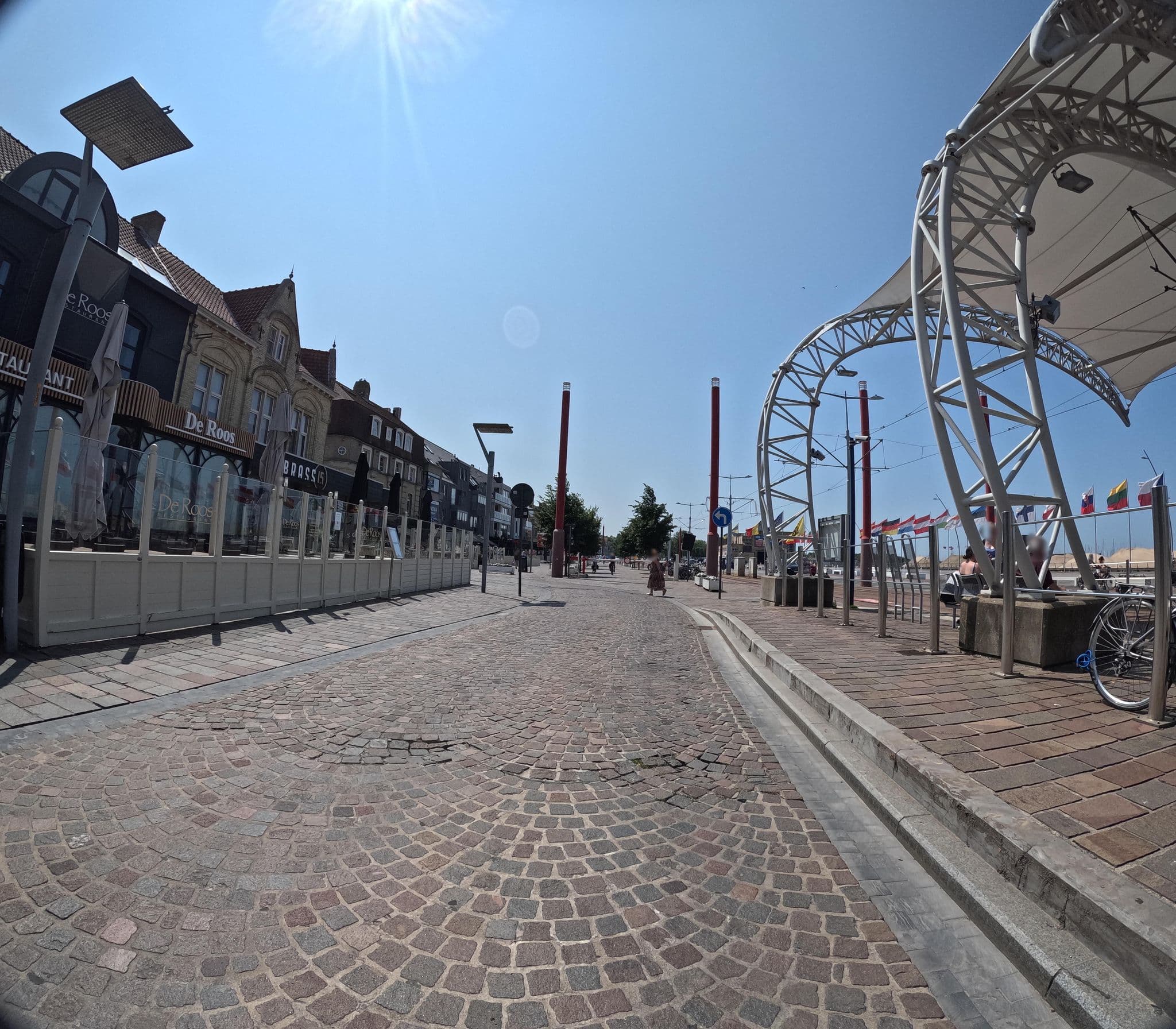 Street view near Brasserie Le Grand Cabaret, Nieuwpoort — © filipc (CC BY-SA · Mapillary)