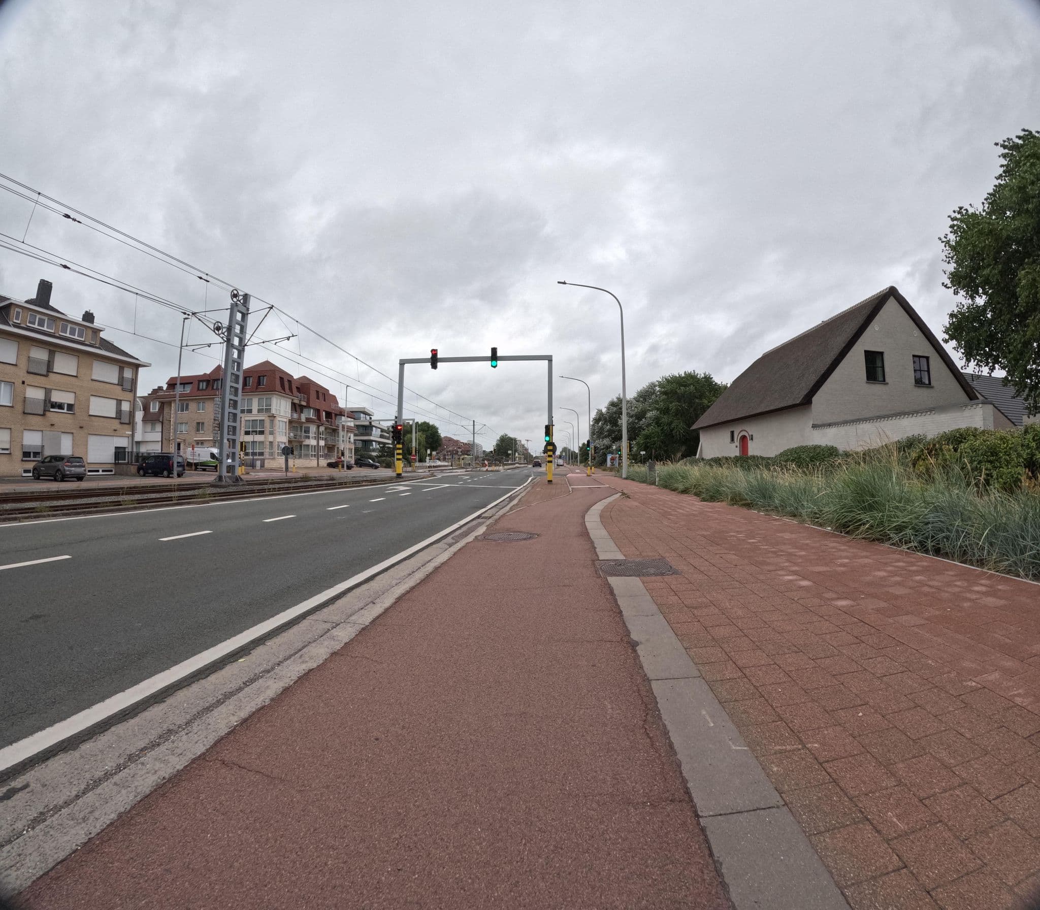 Street view near Seaview, Oostduinkerke — © filipc (CC BY-SA · Mapillary)