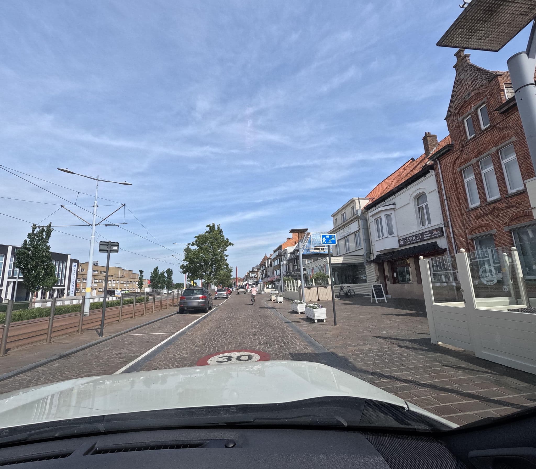 Street view near Hotel ´T Ponton, Nieuwpoort — © filipc (CC BY-SA · Mapillary)
